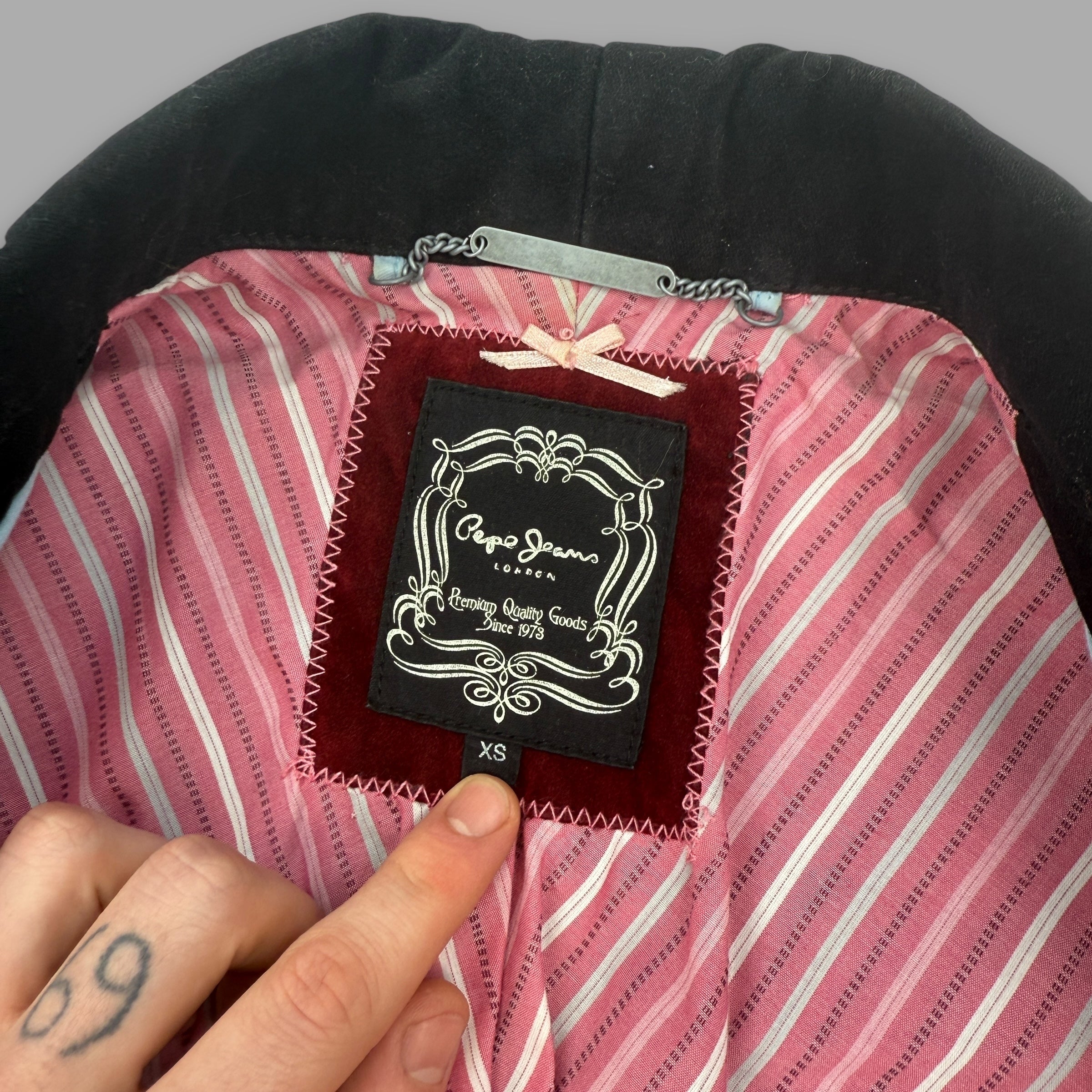 Pepe Jeans 2000's multi-pocketed velvety military jacket with metalic embroidery (XS) wms