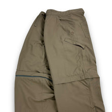 Load image into Gallery viewer, Mountain hardwear 2000’s convertible baggy cargo trousers (XL)
