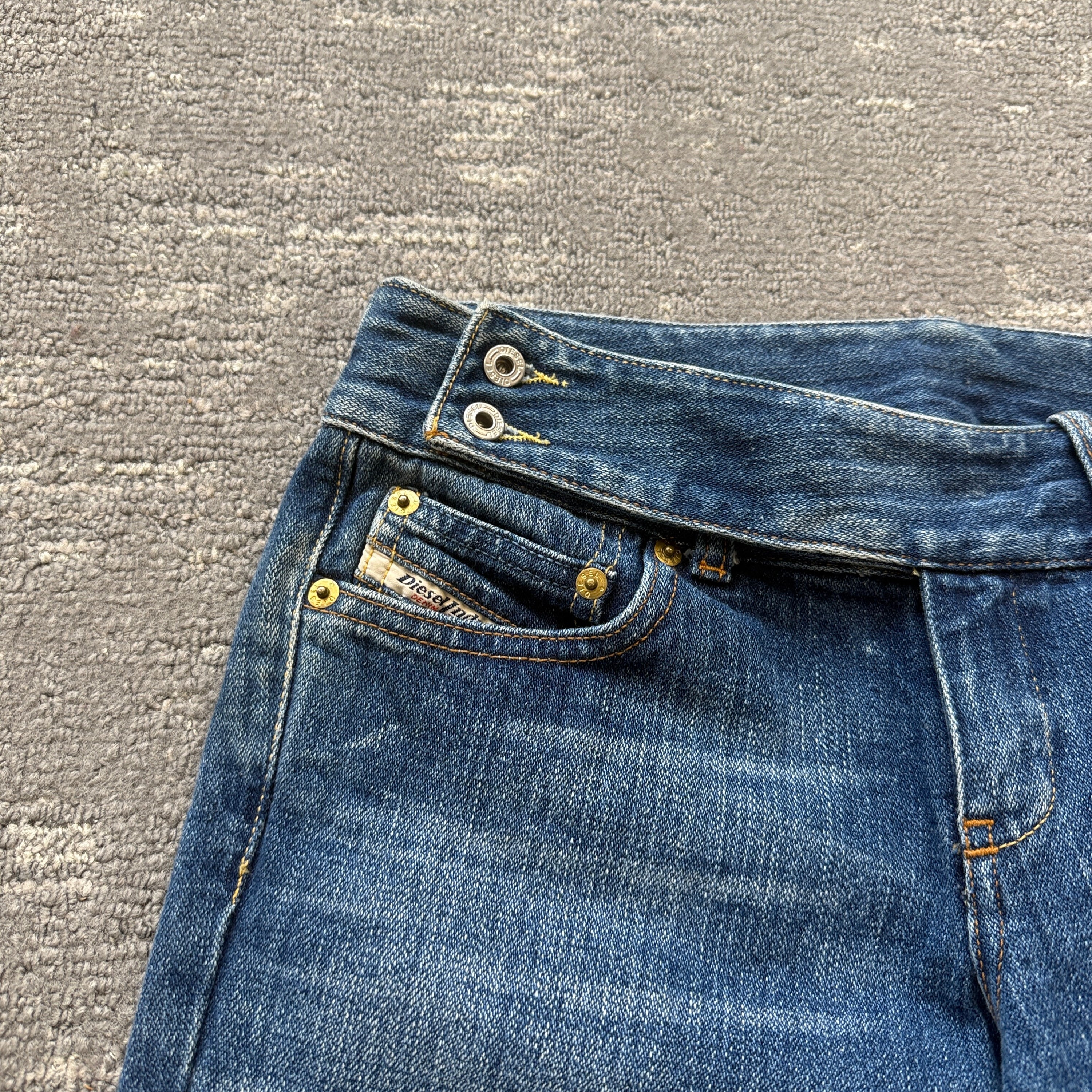 Diesel 2000's low waisted bootcut flare denim jeans (M) wms