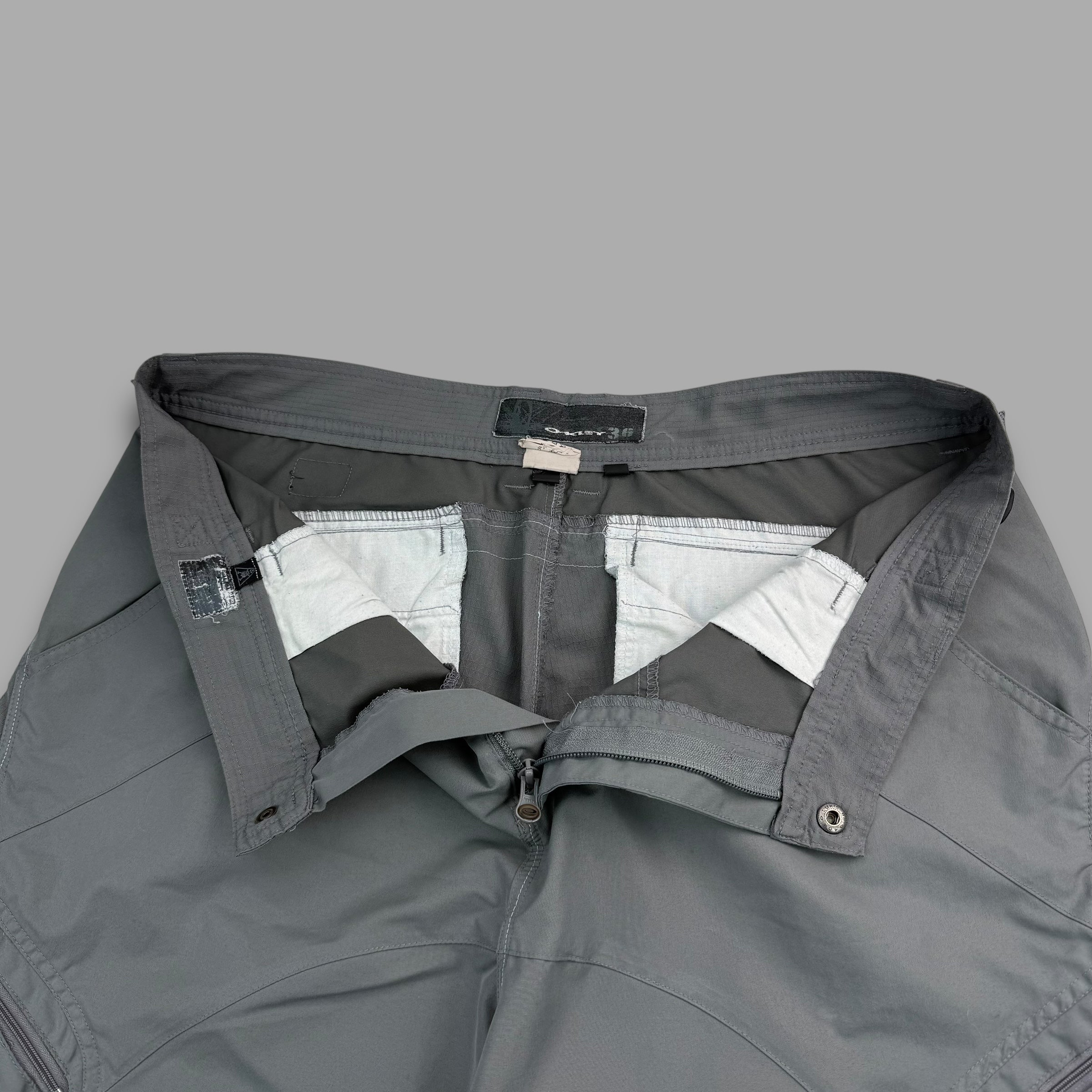 Oakley 2005 technical panelled baggy shorts (L)