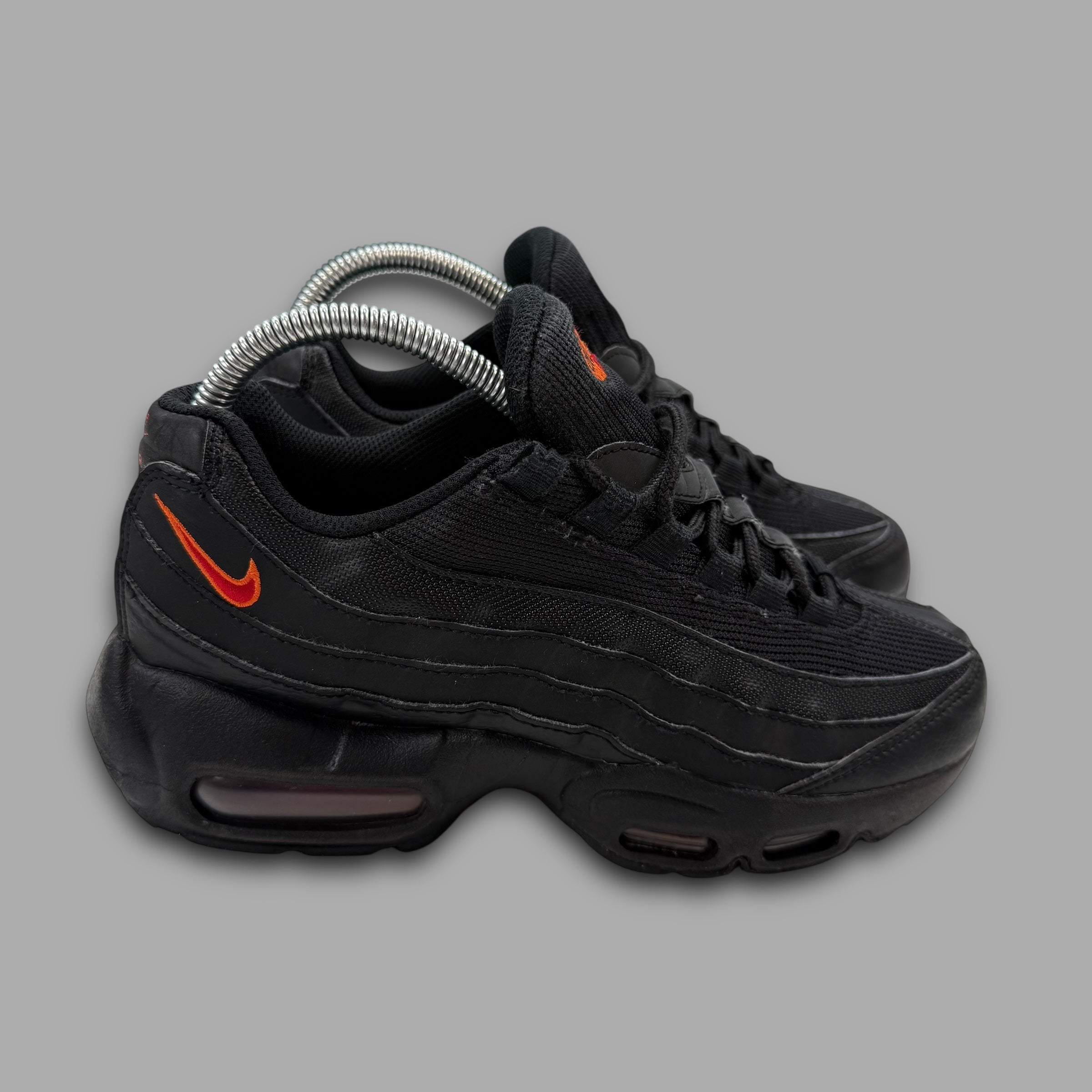 Nike airmax 95 'black fiery orange' (UK5)