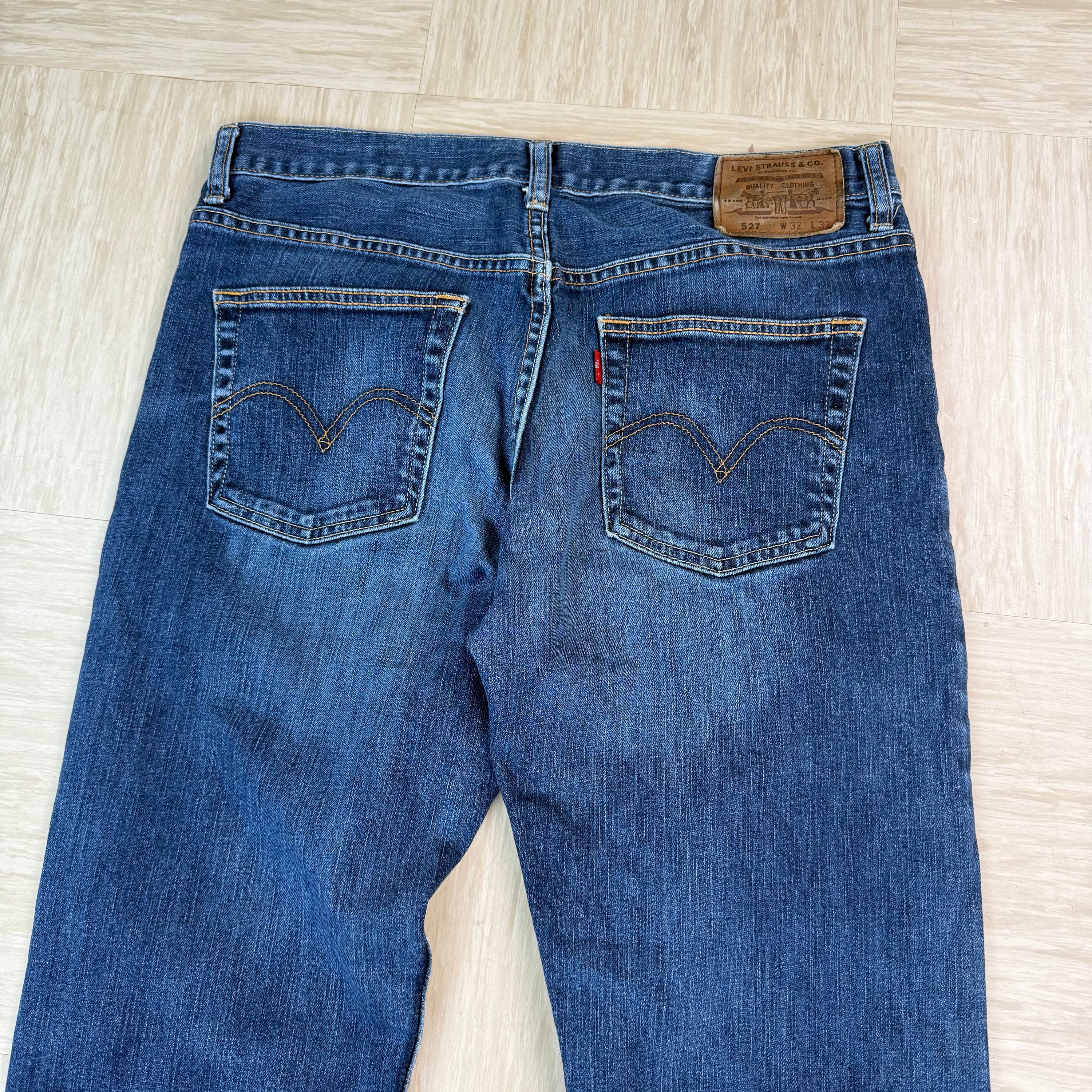 Levi's 527 2000's relaxed bootcut worn denim jeans (S)