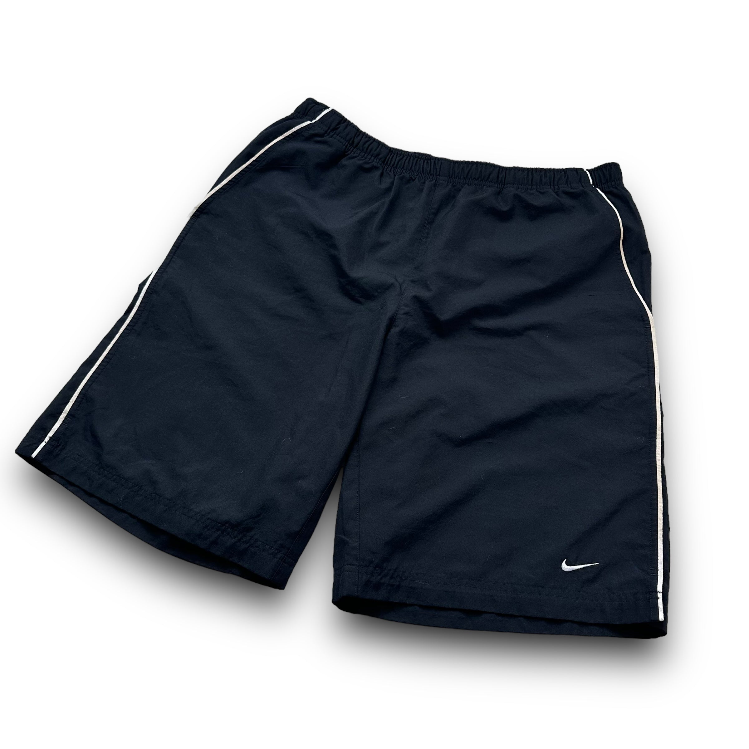 Nike 2000's baggy pinstripe shorts (XXL)