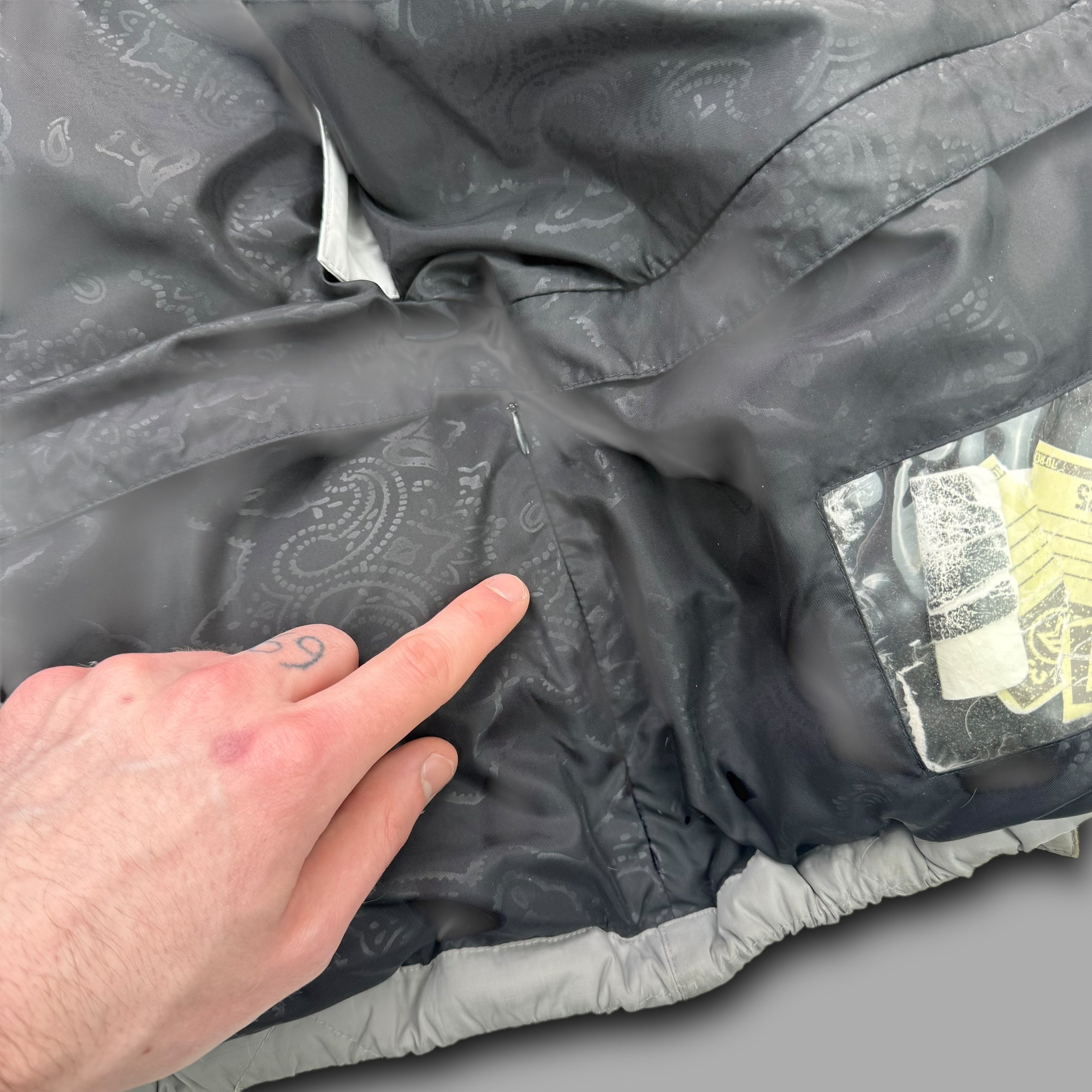 Burton analog 2000's panelled diamond stitch downfilled multi-pocket puffer jacket (M)