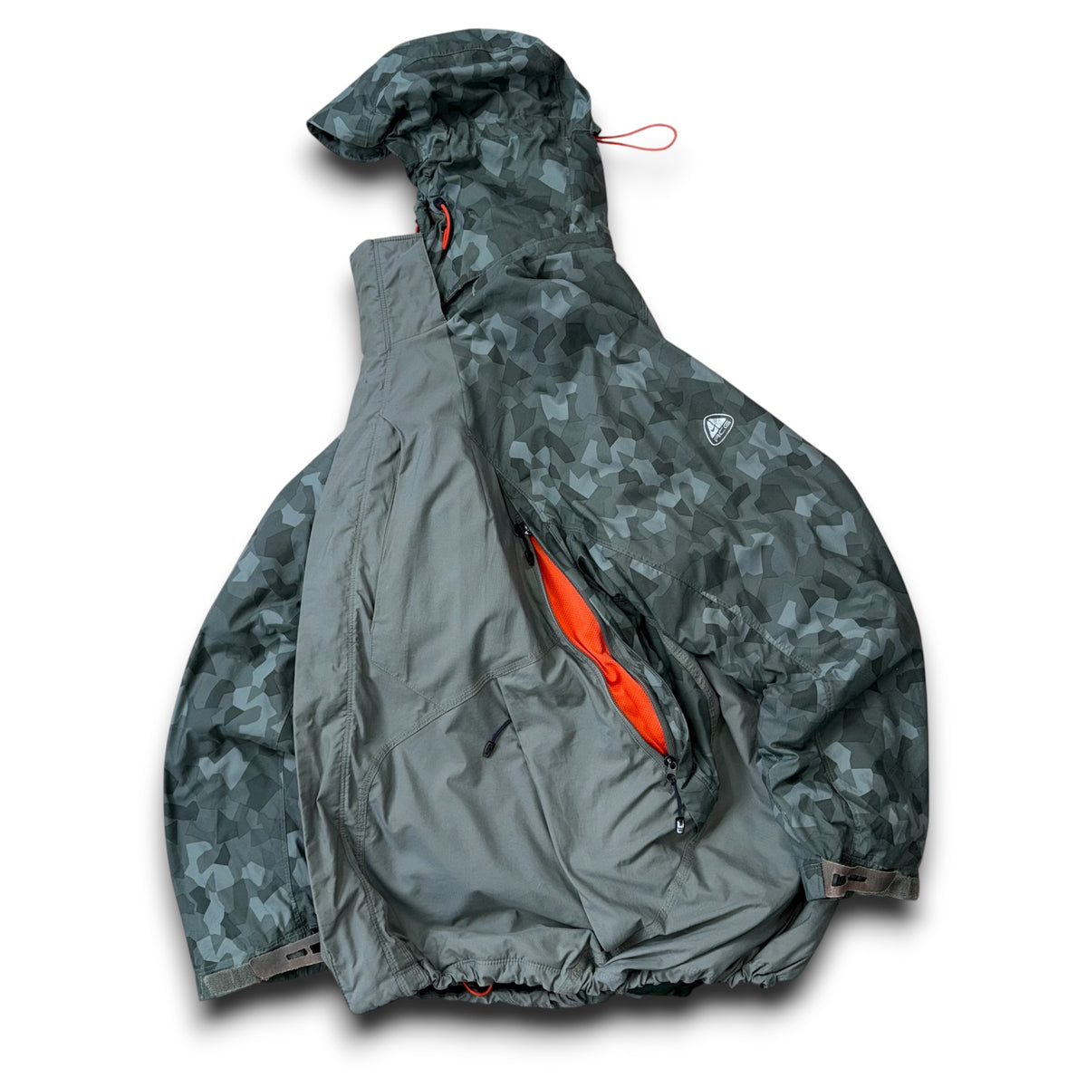 Nike ACG 2000's technical multi-pocket softshell jacket (L)