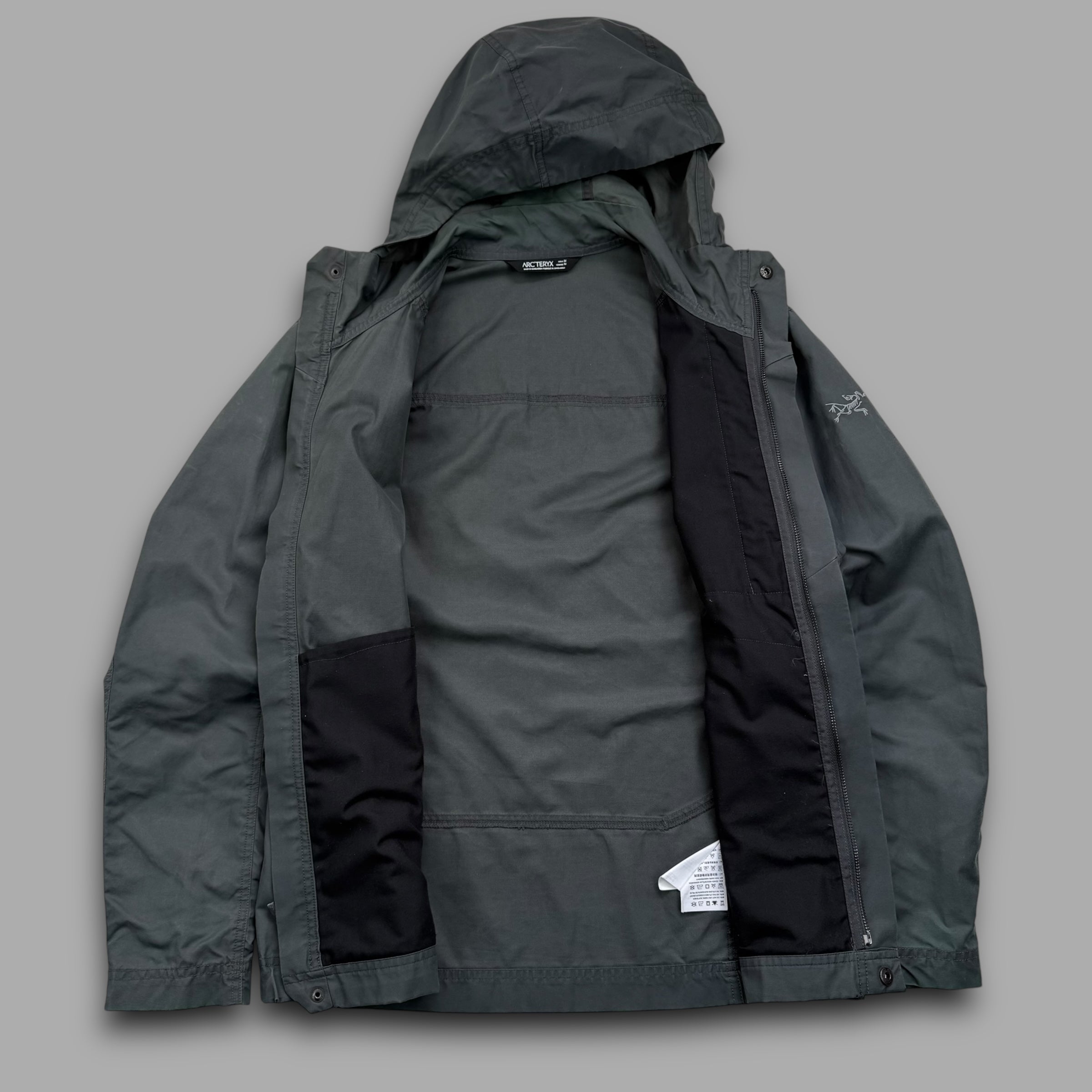 Arc'teryx 2015 panelled waxed full-zip shell jacket (M) – Uppernostril