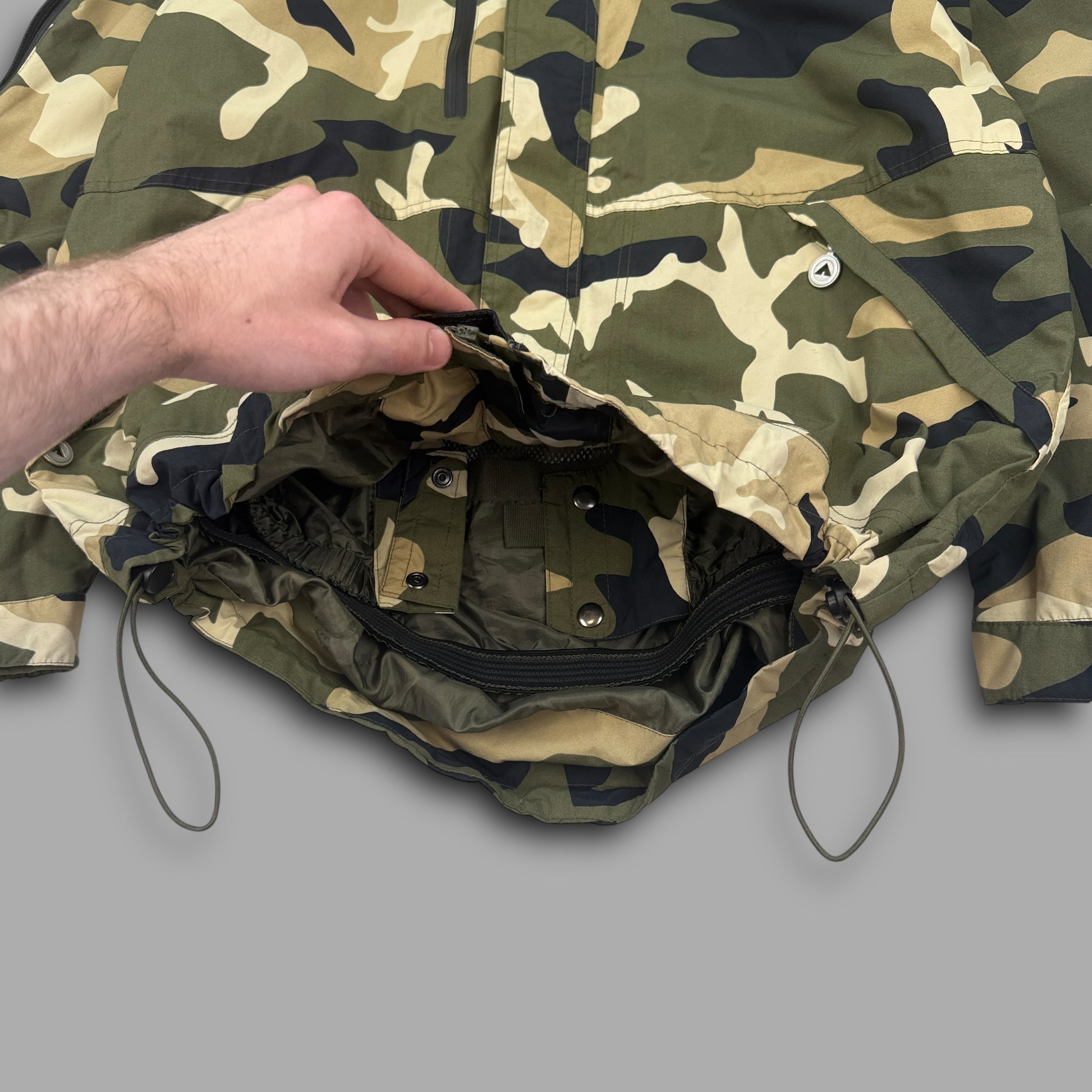 Airwalk 2000's technical camo goggle ski jacket (L)