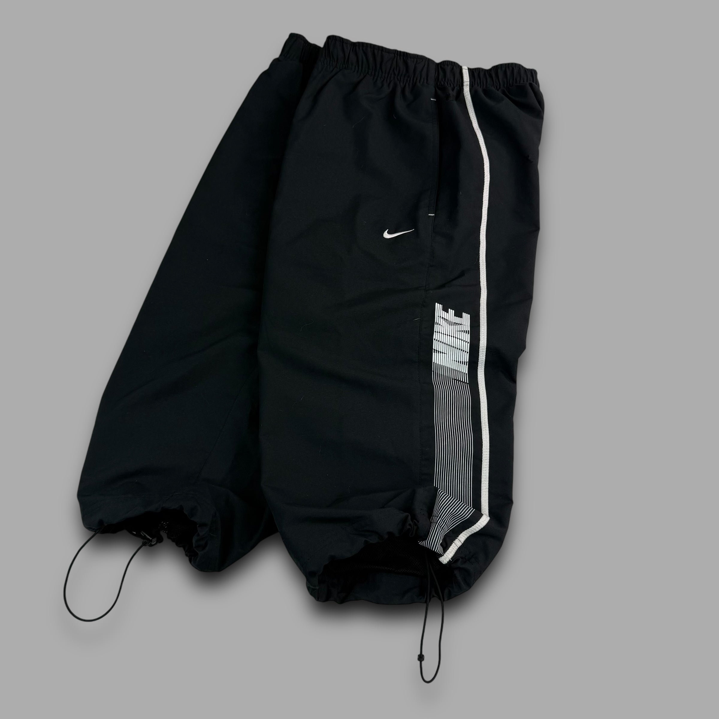 Nike 2000's baggy wide leg spellout shorts (M)