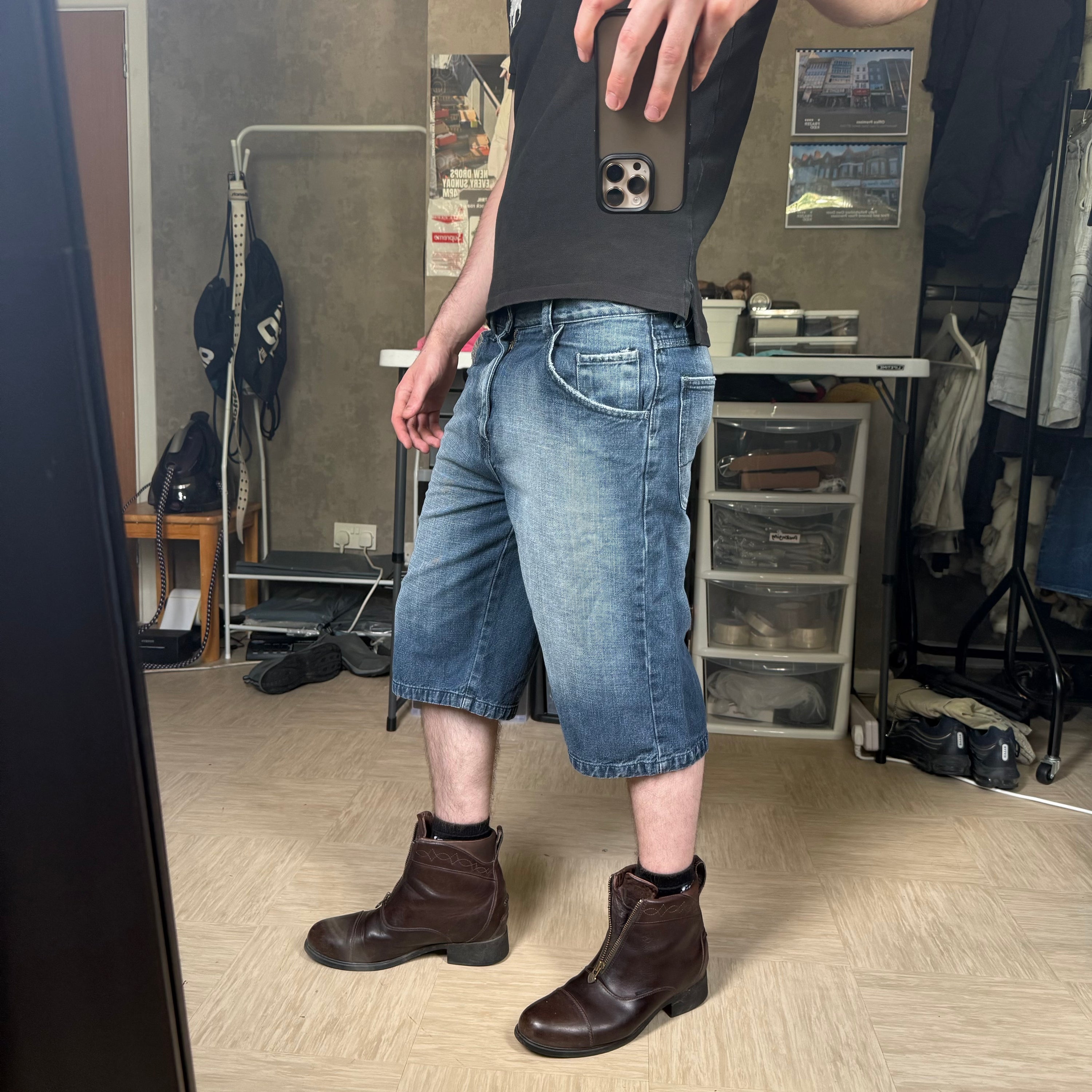 Avirex 2000's baggy denim jean shorts (S)
