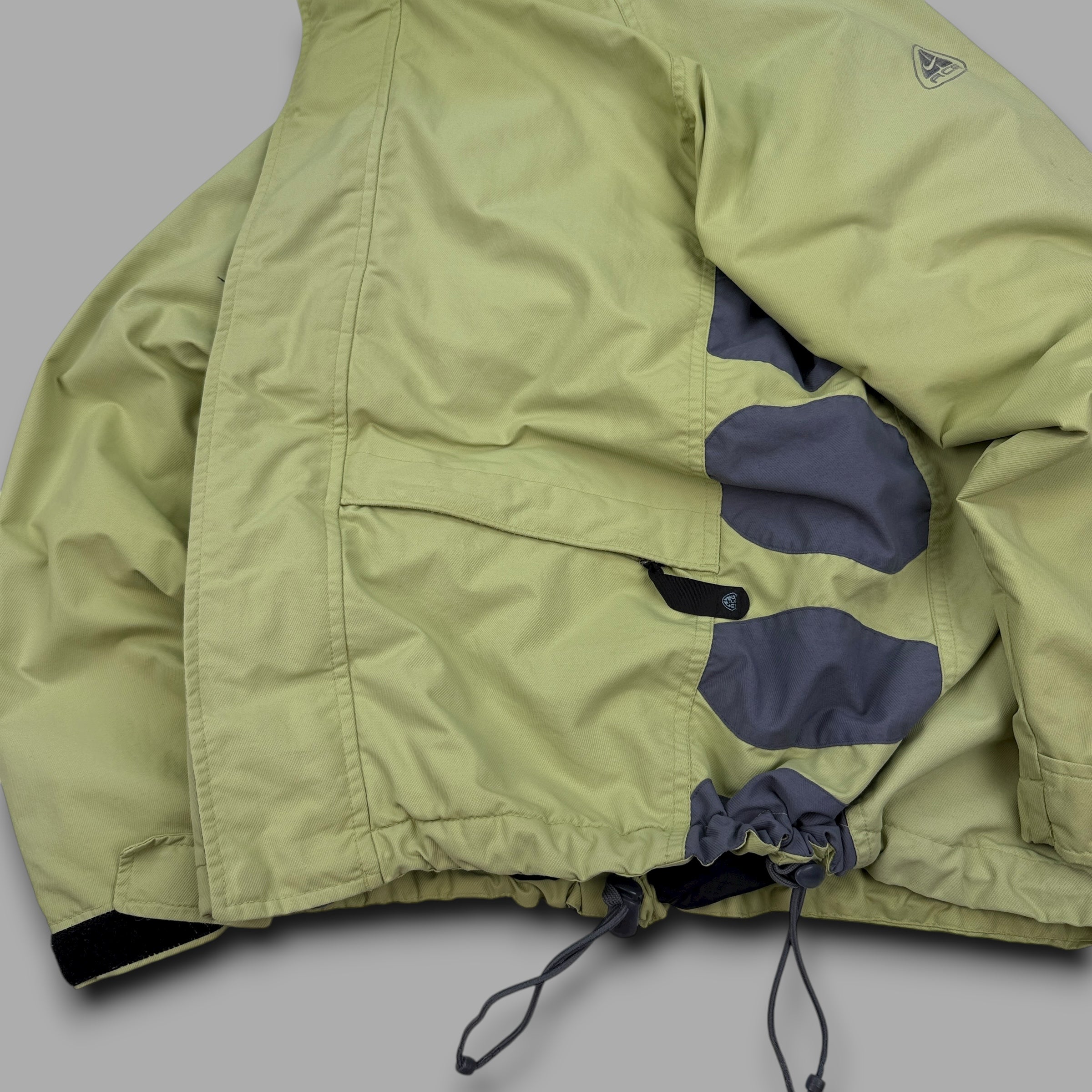Nike ACG 2000's technical dual pocket softshell jacket (S)