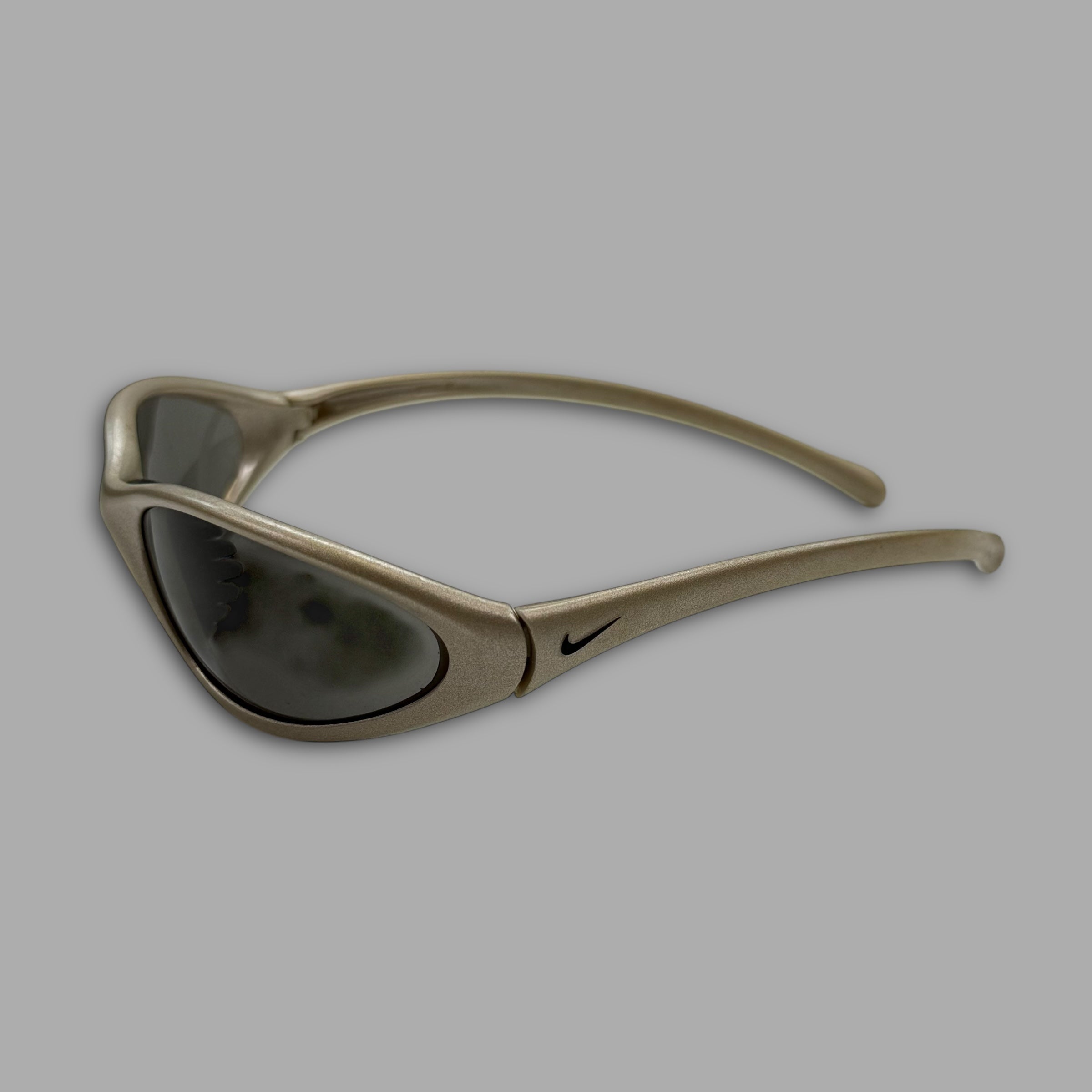 Nike 2000's tarj wrap around sunglasses (OS)