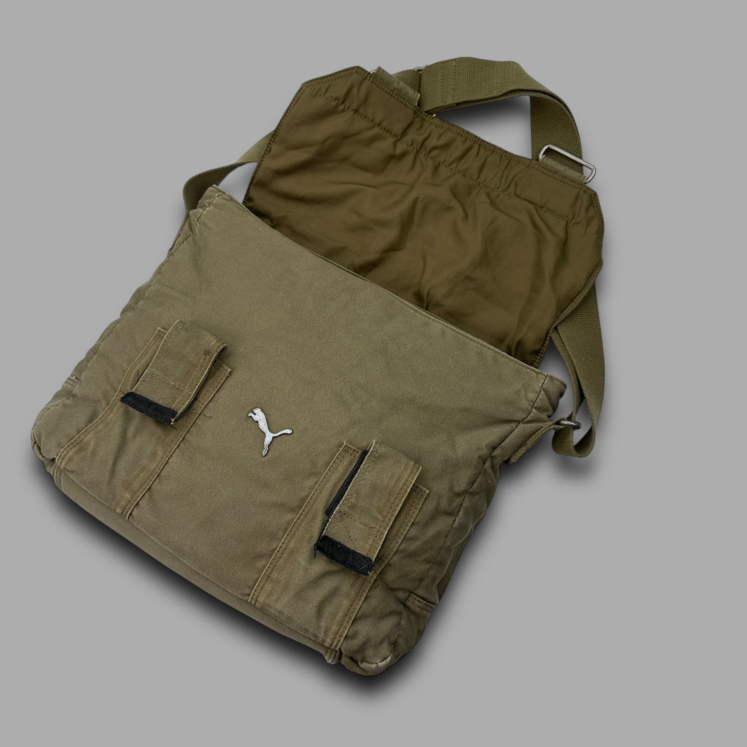 Puma 2000's technical multi-pocket satchel shoulder bag (OS)