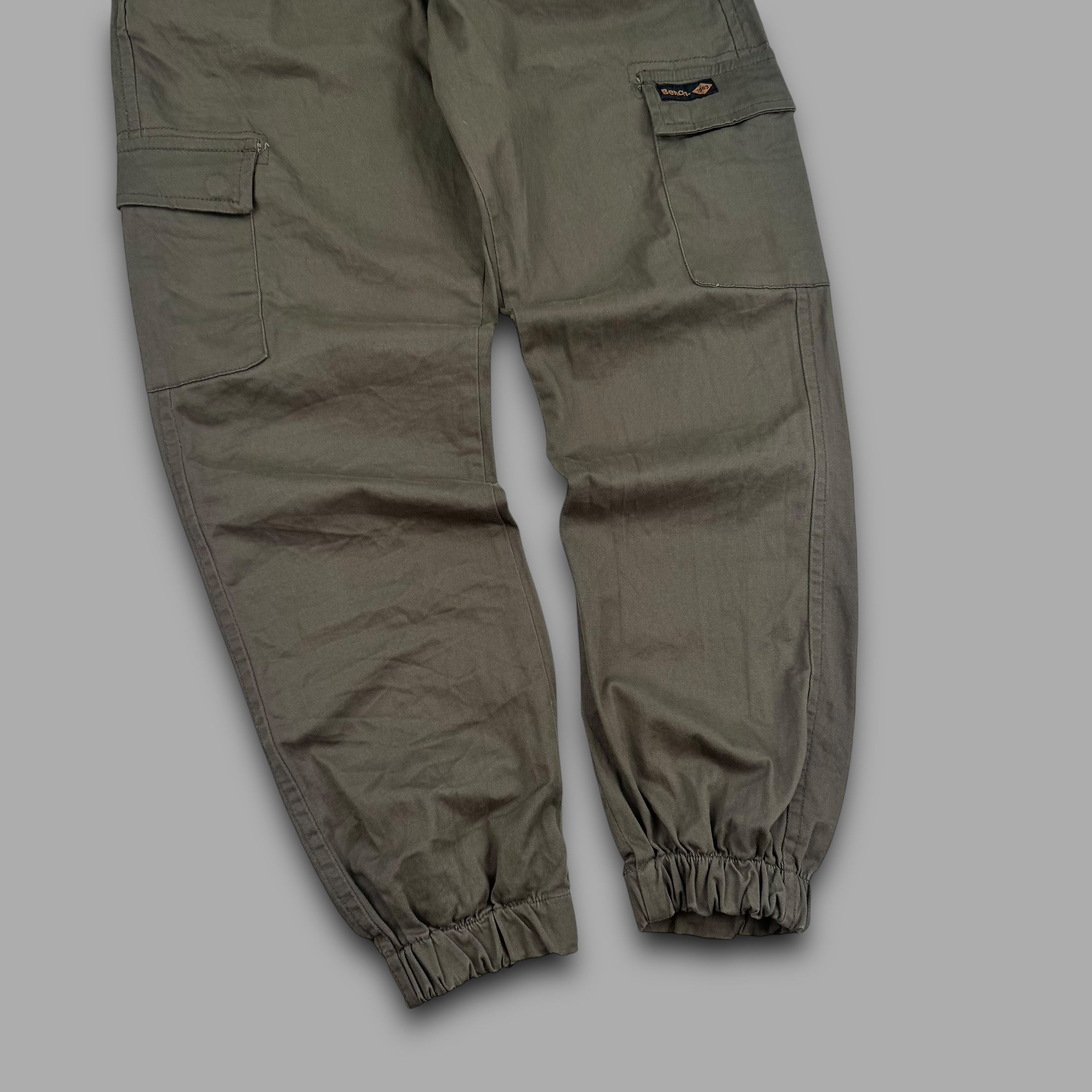 Bench 2000's multipocketed cargo pants (L) wms