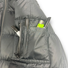 Load image into Gallery viewer, Nike 2000’s square stitch 550 down-filled puffer jacket (M)
