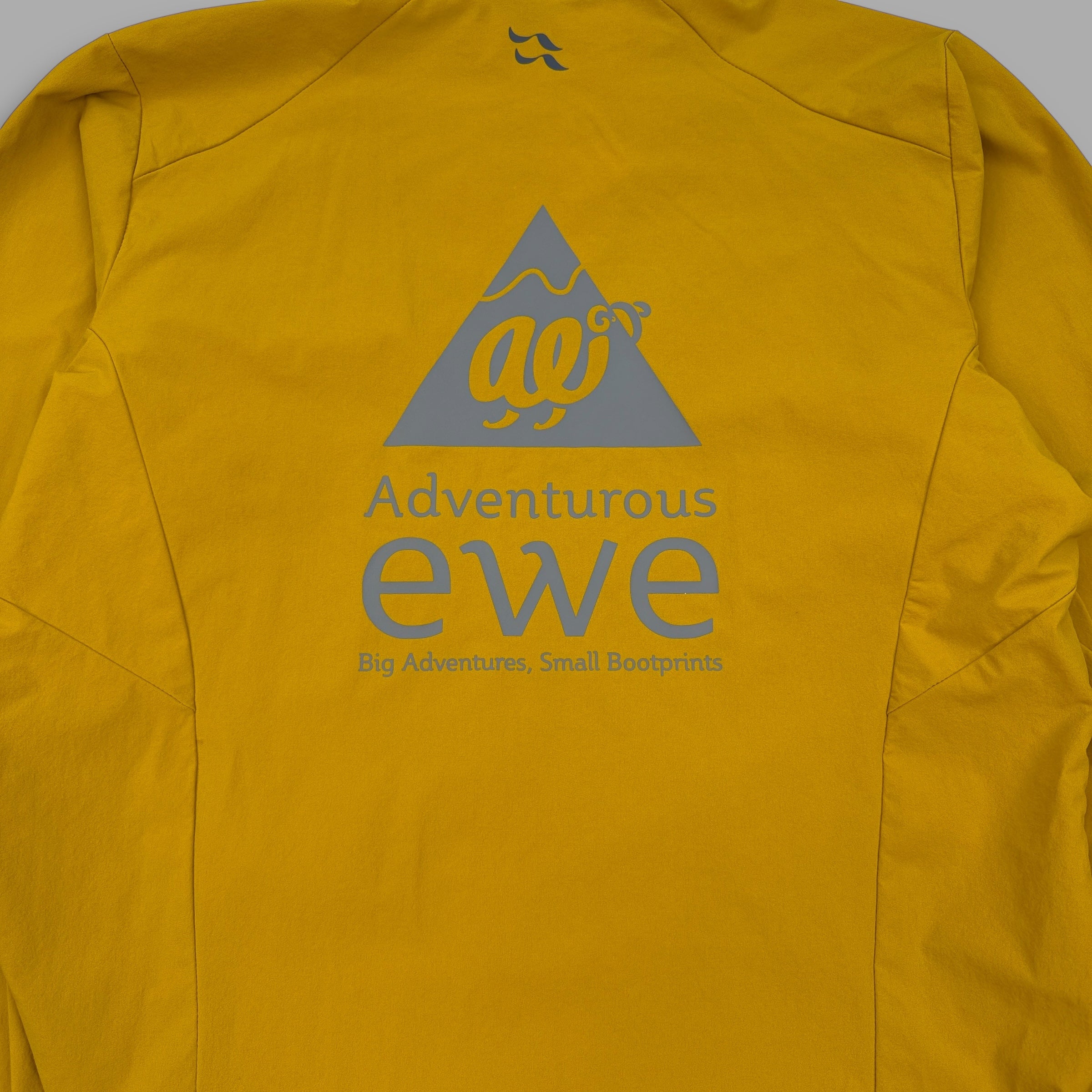 Rab 2000's technical softshell dual-pocket windbreaker (M)