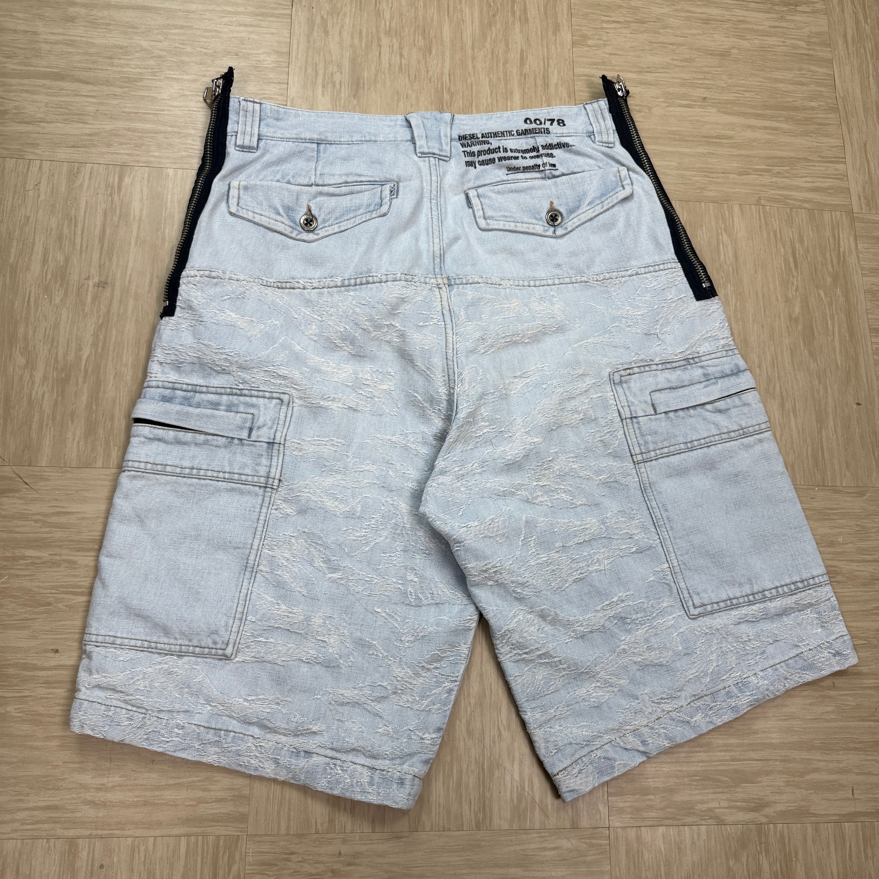 Diesel 2000's baggy wide leg embroidered jean shorts (M)