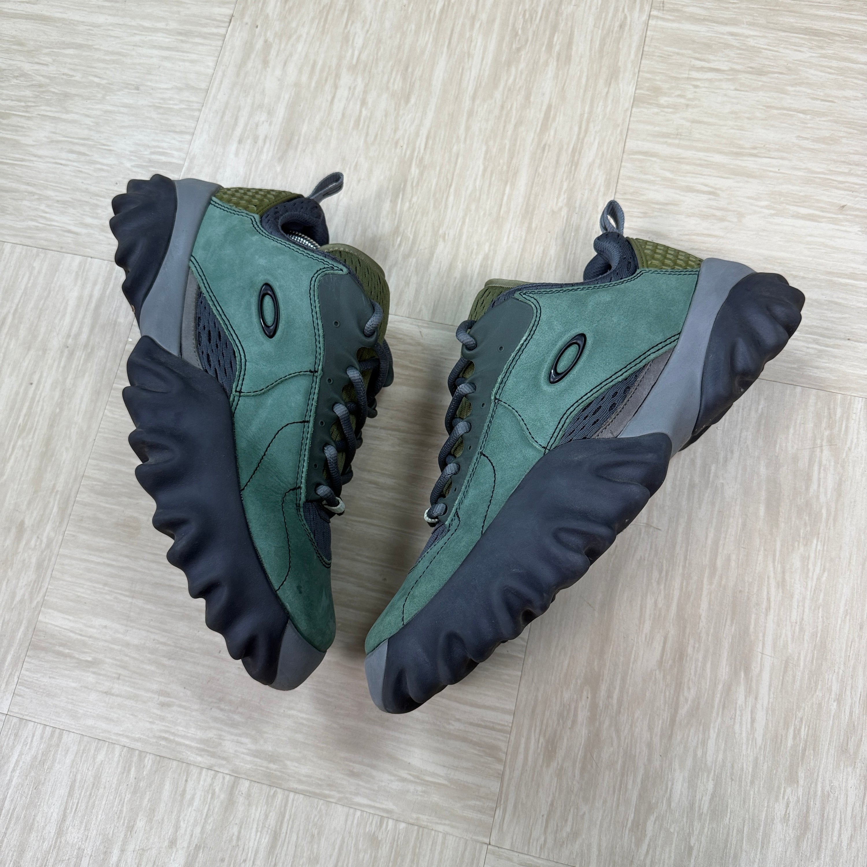 Oakley factory team nubuck chopsaw (UK8)