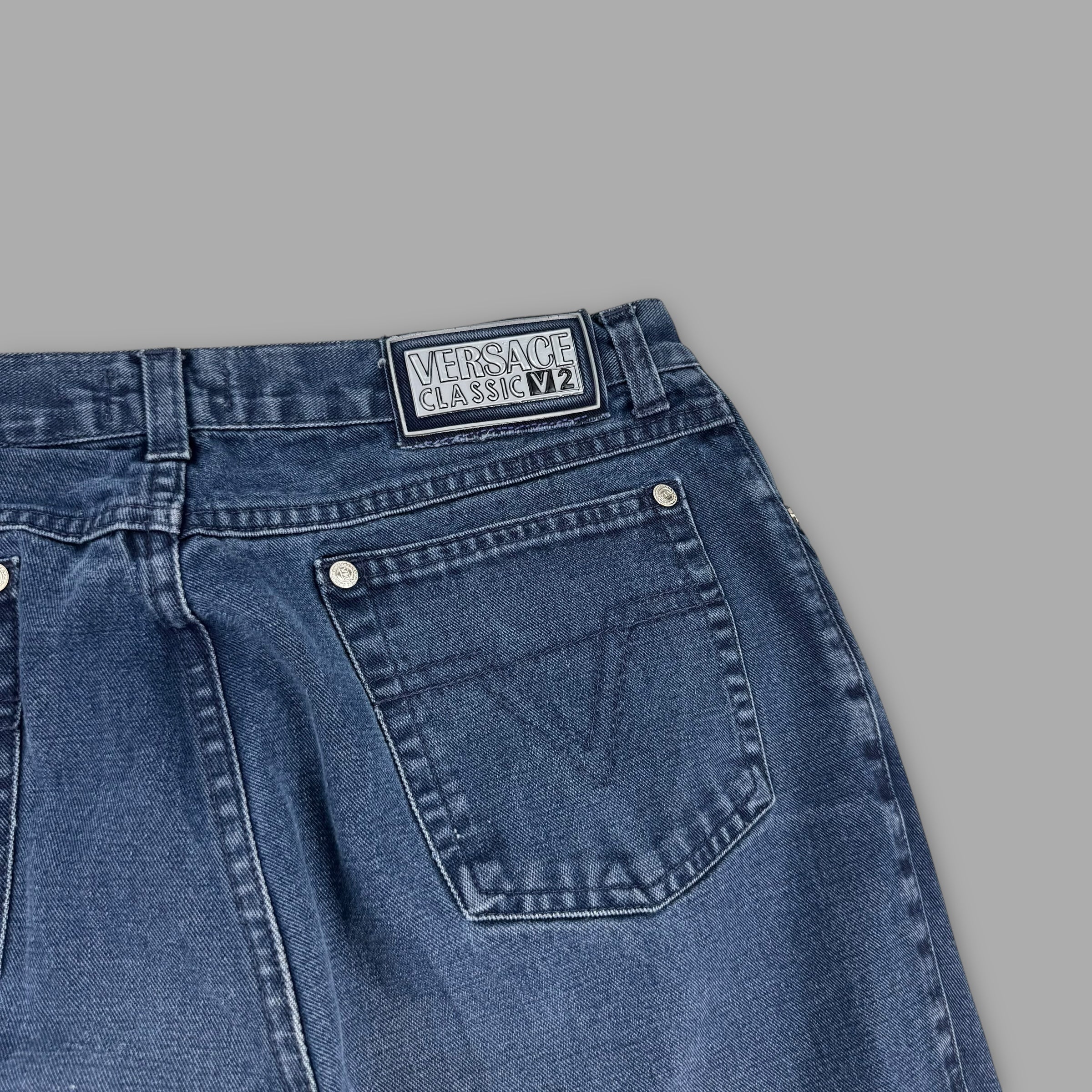 Versace classic tapered straight leg denim jeans (S-M)