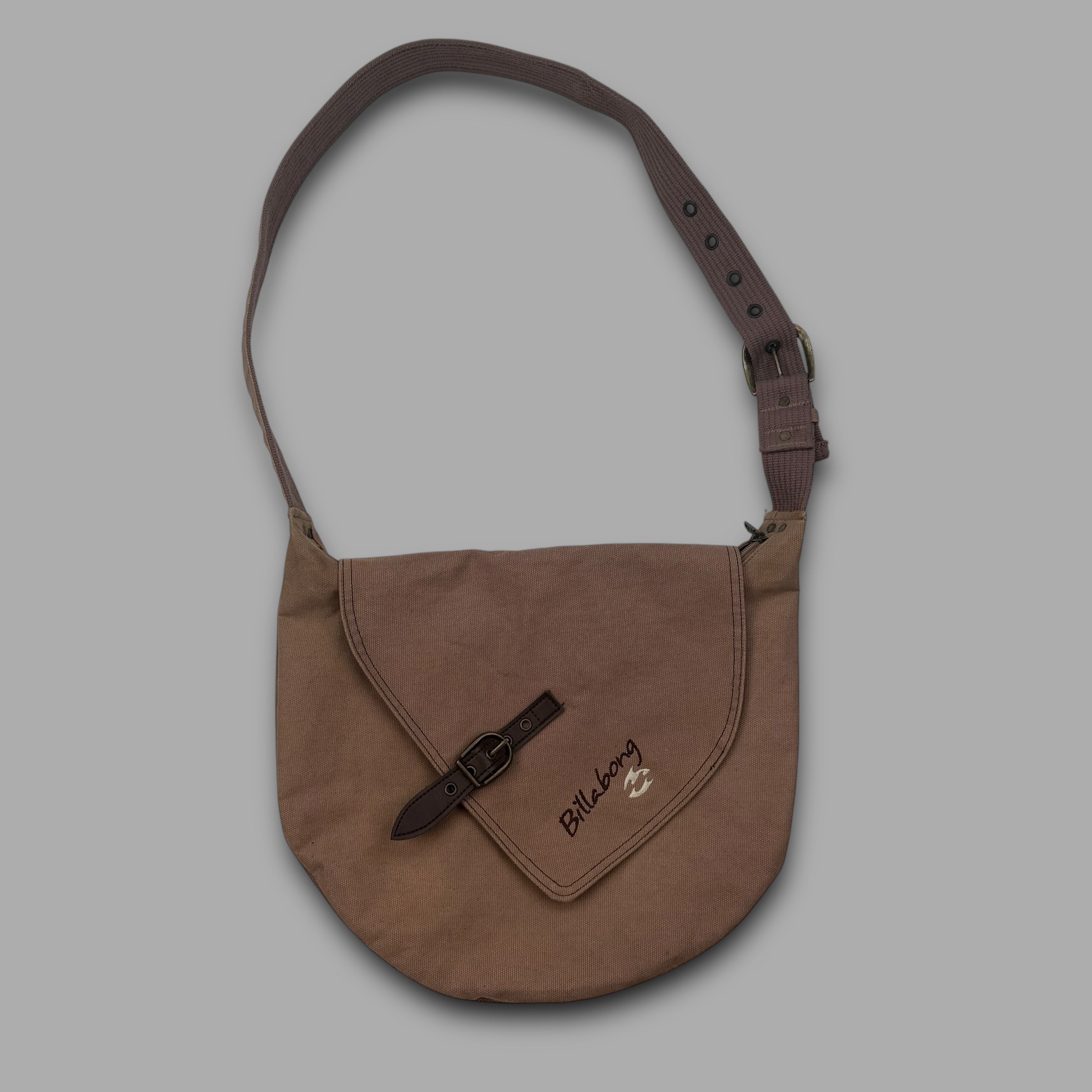 Billabong 2000's technical asymmetrical spellout shoulder bag (OS)