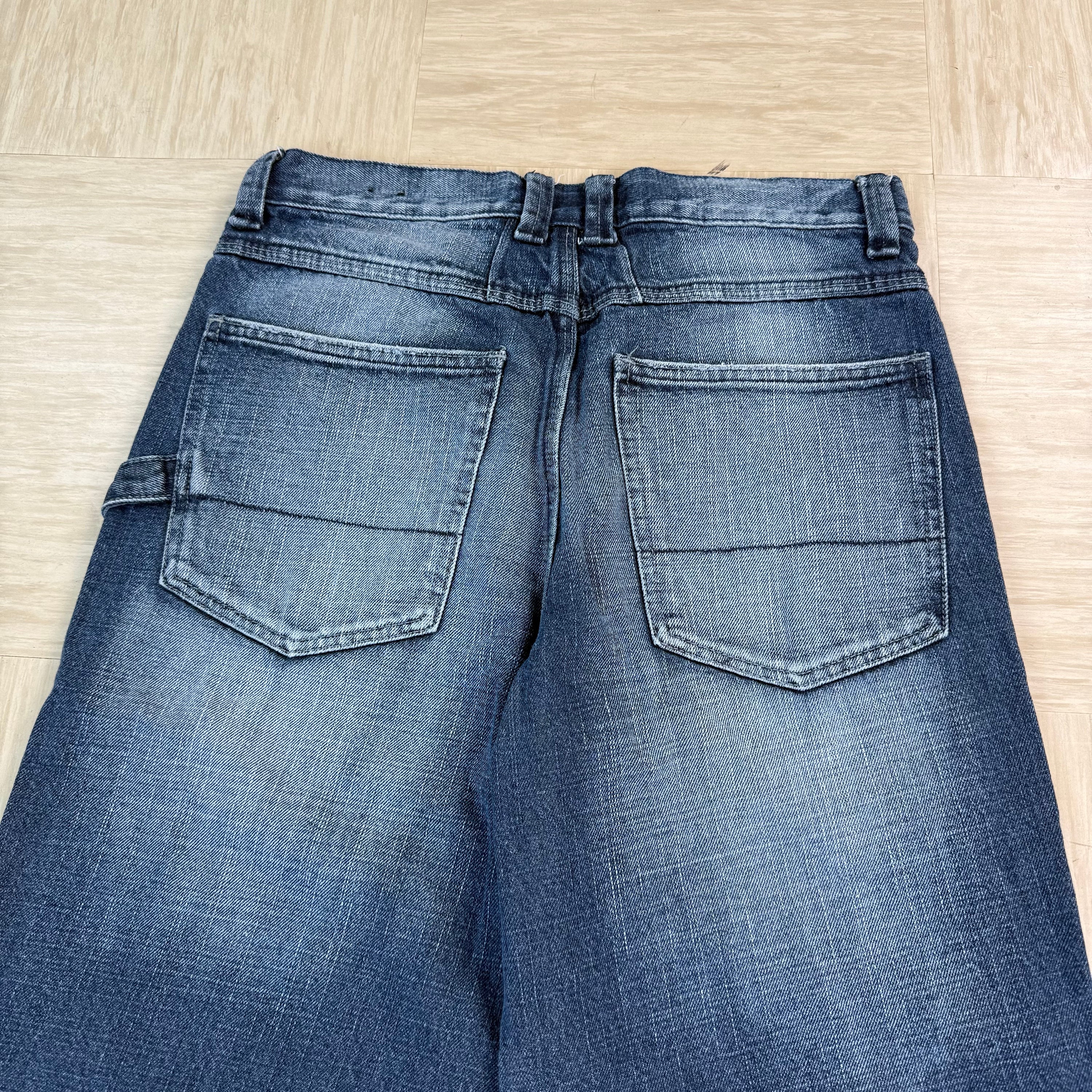 Avirex 2000's baggy denim jean shorts (S)