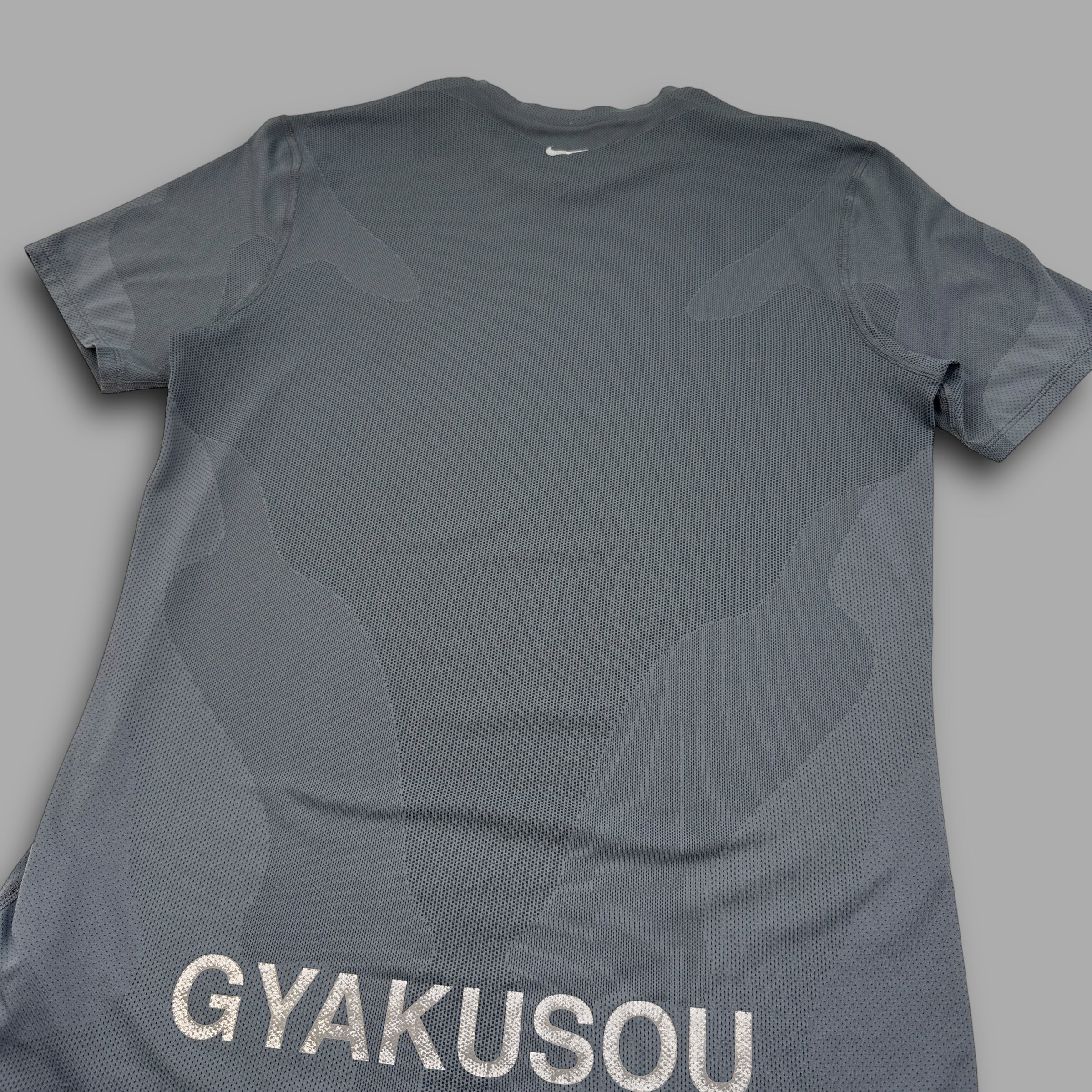 Nike gyakusou 2000's graphic sweat map tee (M)