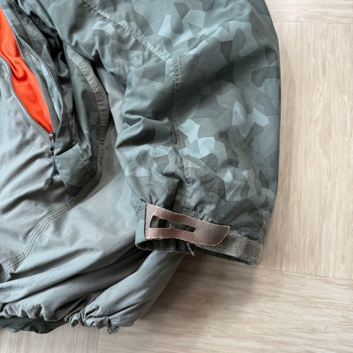 Nike ACG 2000's technical multi-pocket softshell jacket (L)