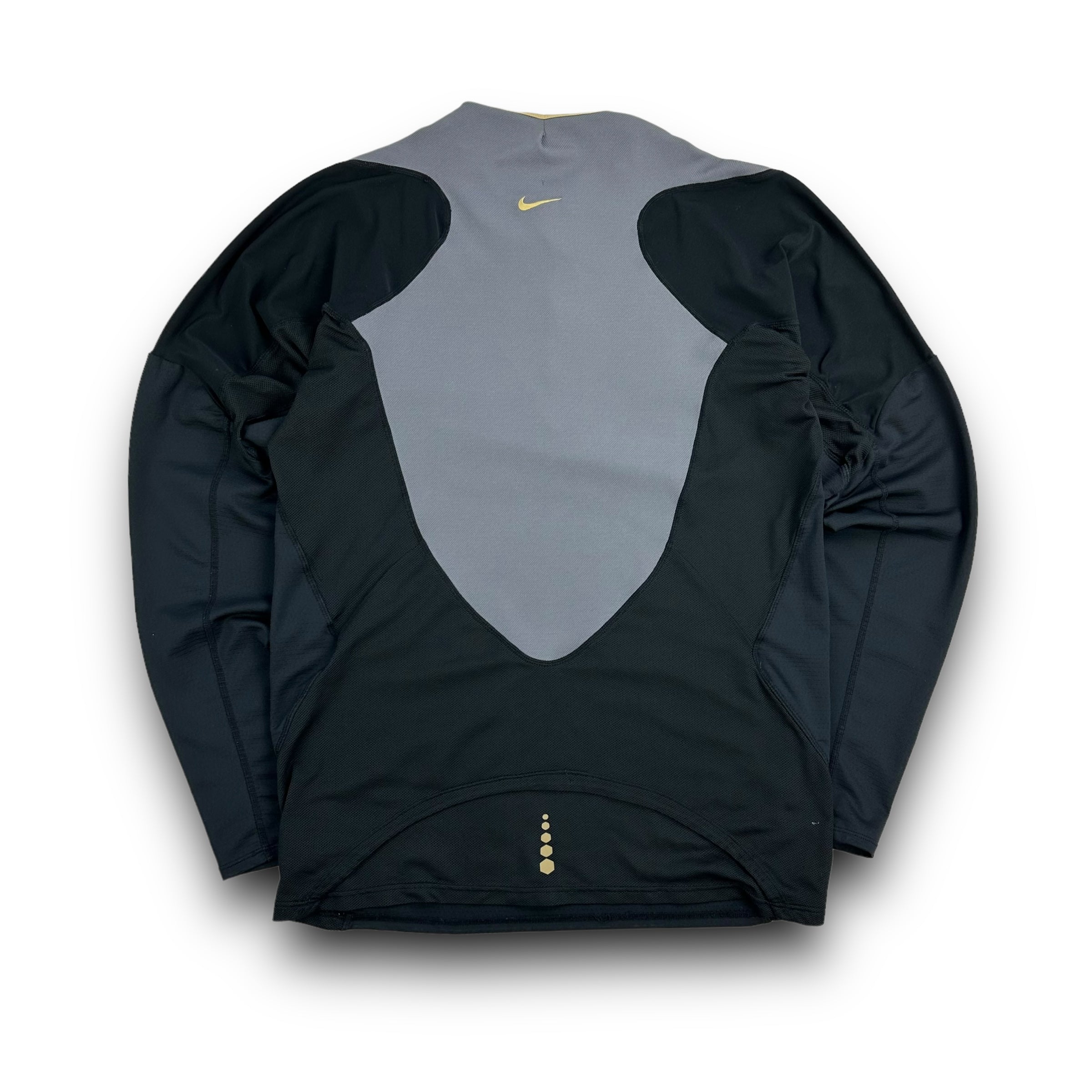 Nike sphere react 2000's technical vented long sleeve (L)