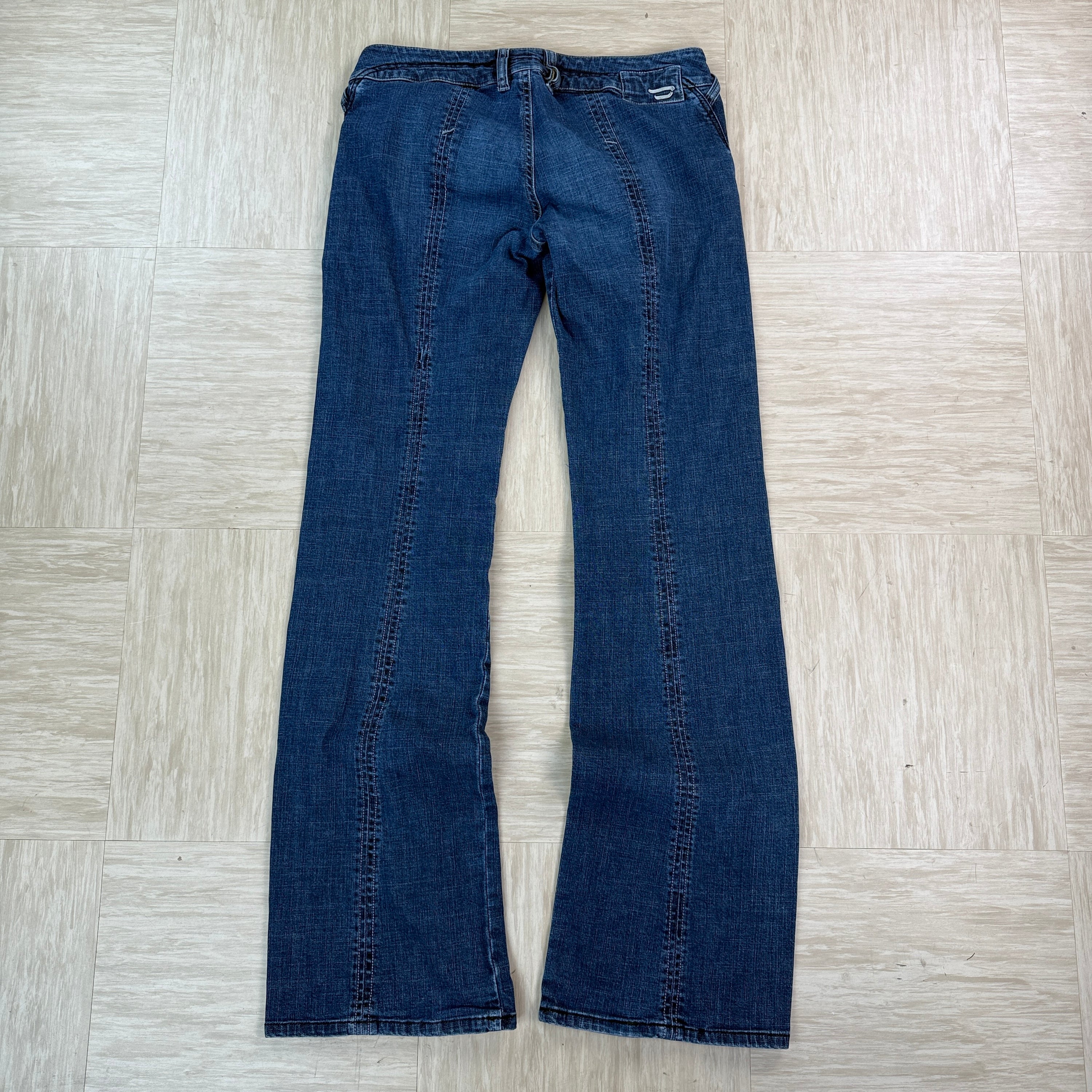 Diesel 2000's low waisted relaxed bootcut jeans (S)