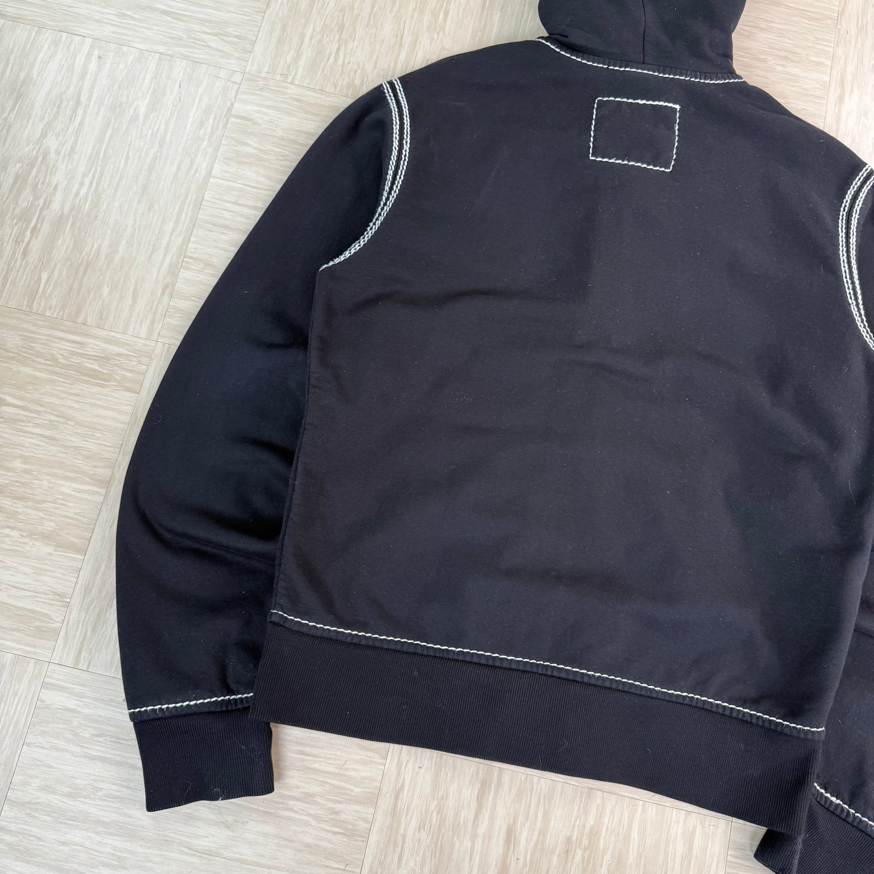 True religion 2000's triple stitch zip up hoodie (L)