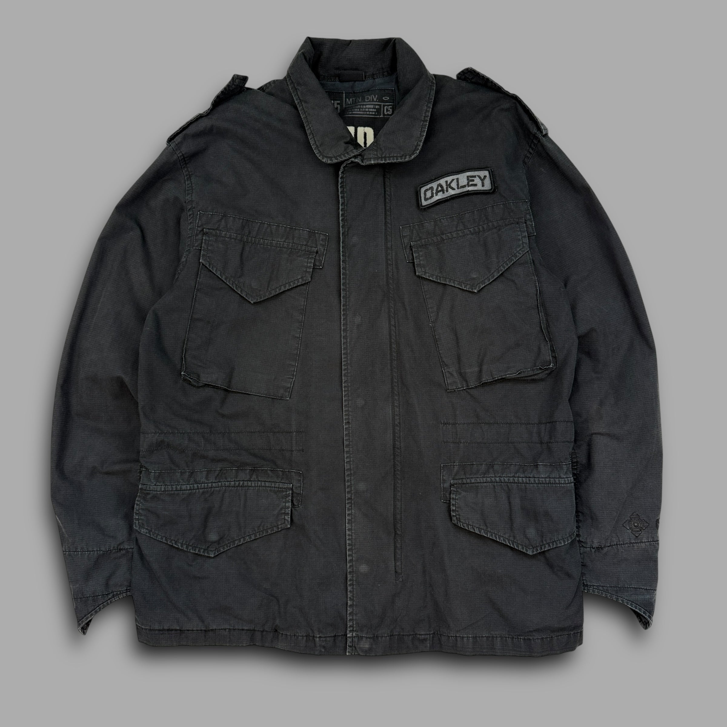 Oakley military division 2008 technical multi-pocket zip up jacket (L)