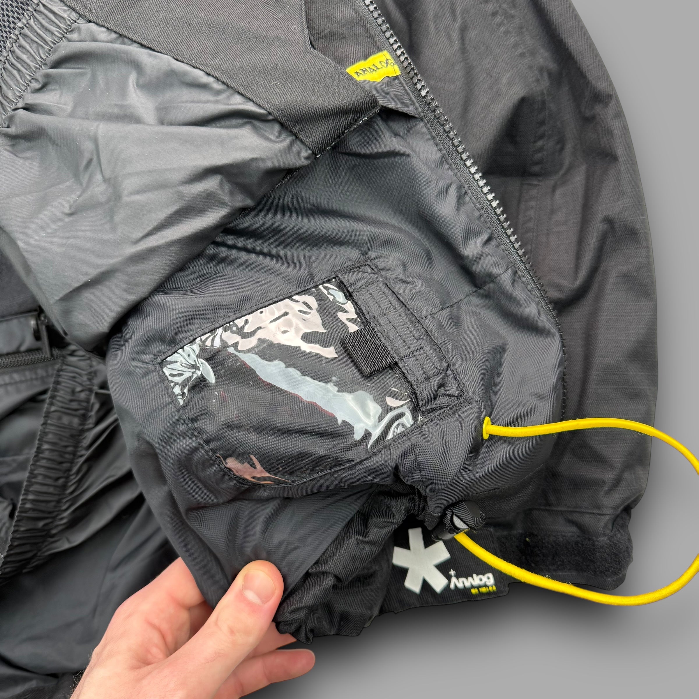 Burton analog 2000's technical multi-pocket ski jacket (L-XL