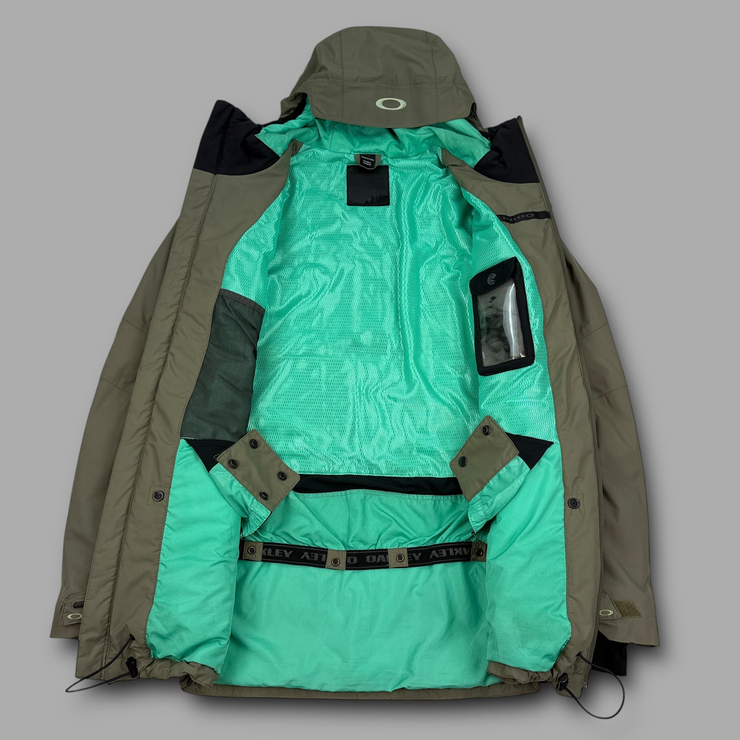 Oakley 2013 technical dual pocket vented snowboard jacket (S)