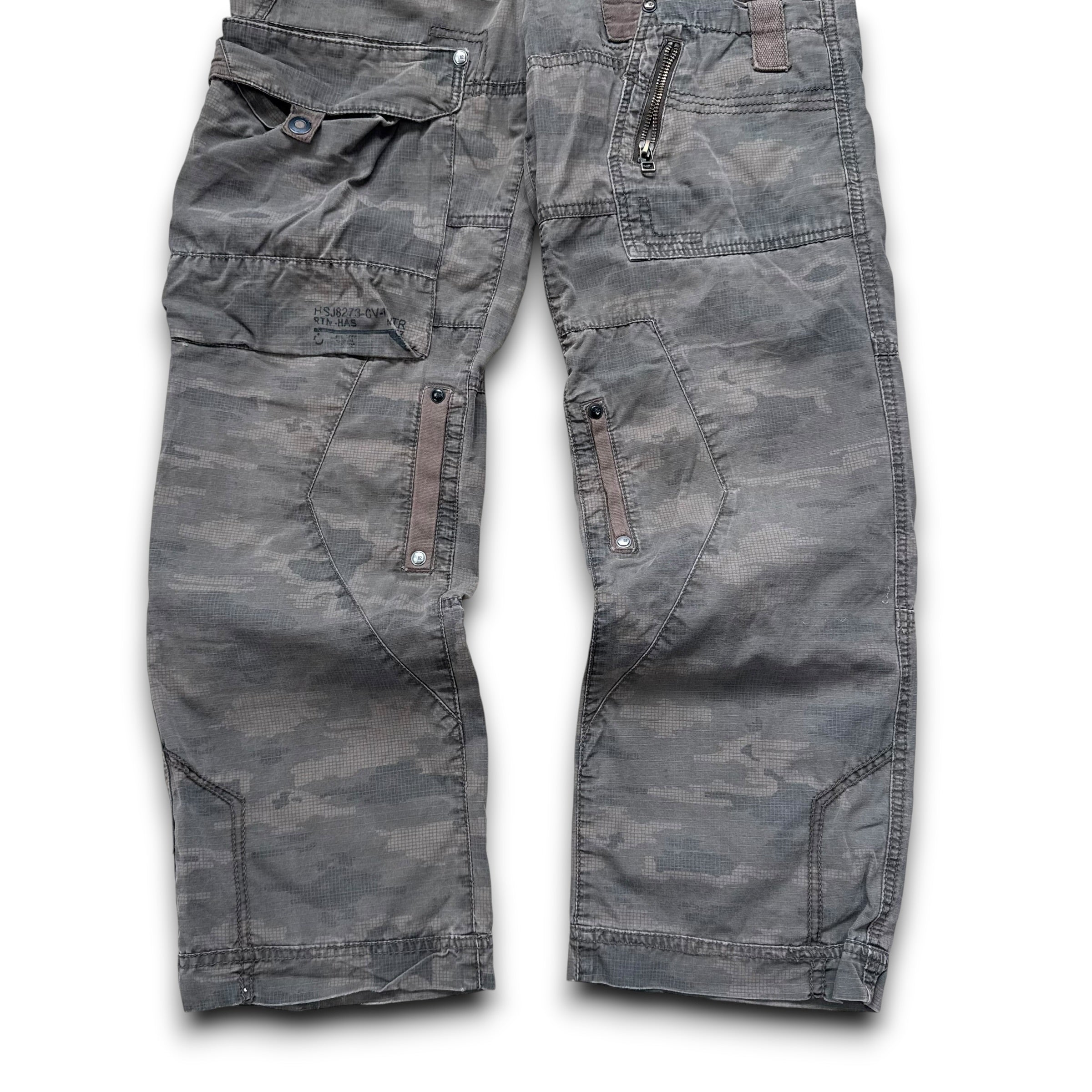 Next 2000's technical low rise loose multi pocket denim camo bottoms (S)