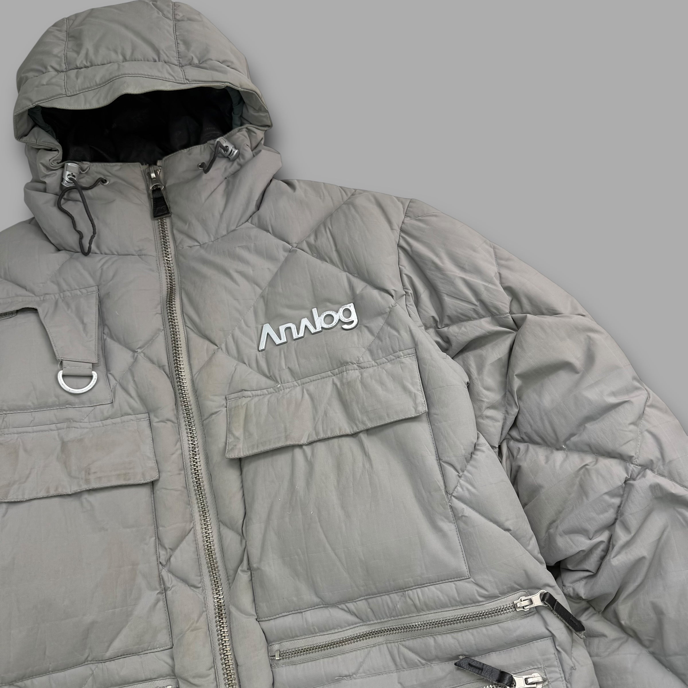 Burton analog 2000's panelled diamond stitch downfilled multi-pocket puffer jacket (M)