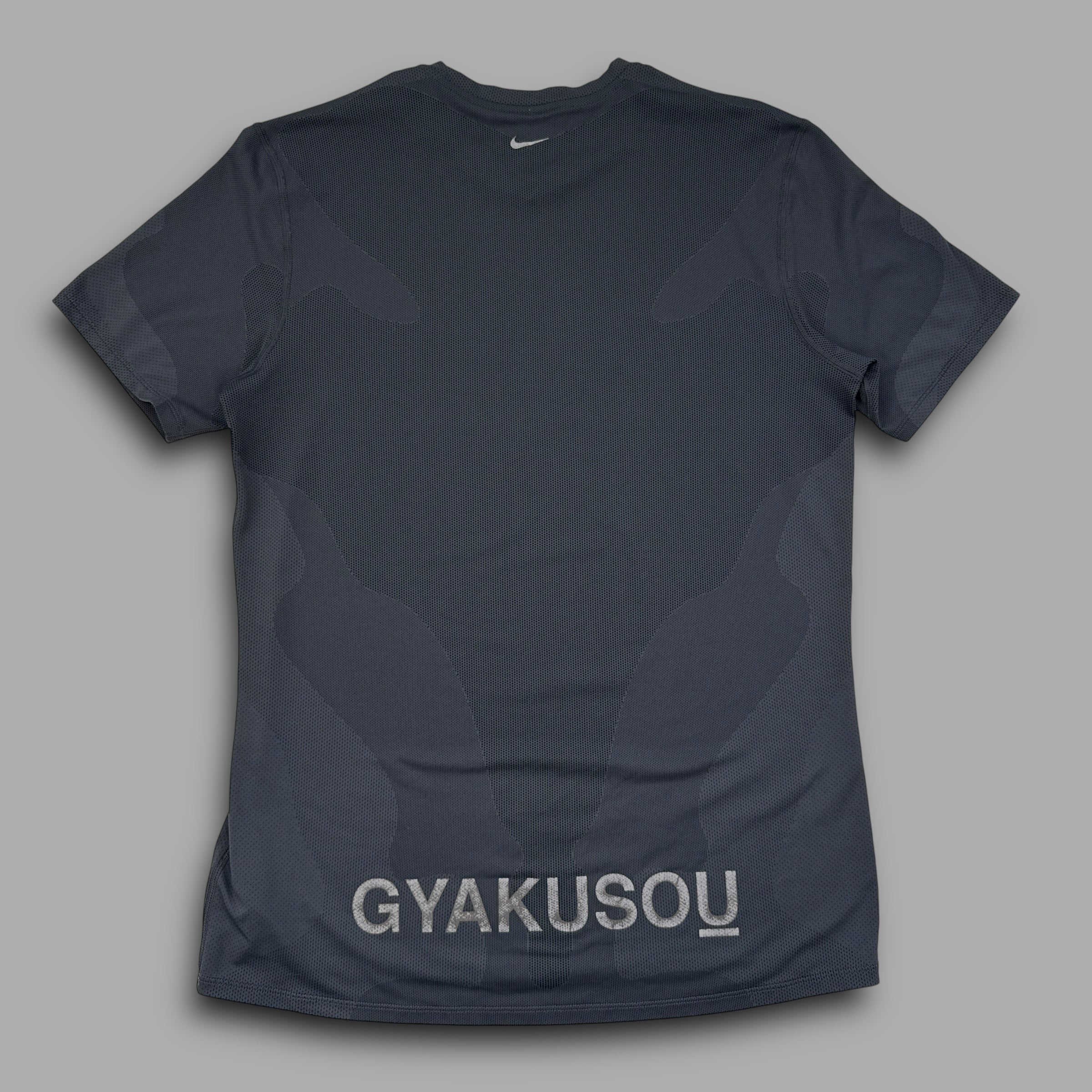 Nike gyakusou 2000's graphic sweat map tee (M)