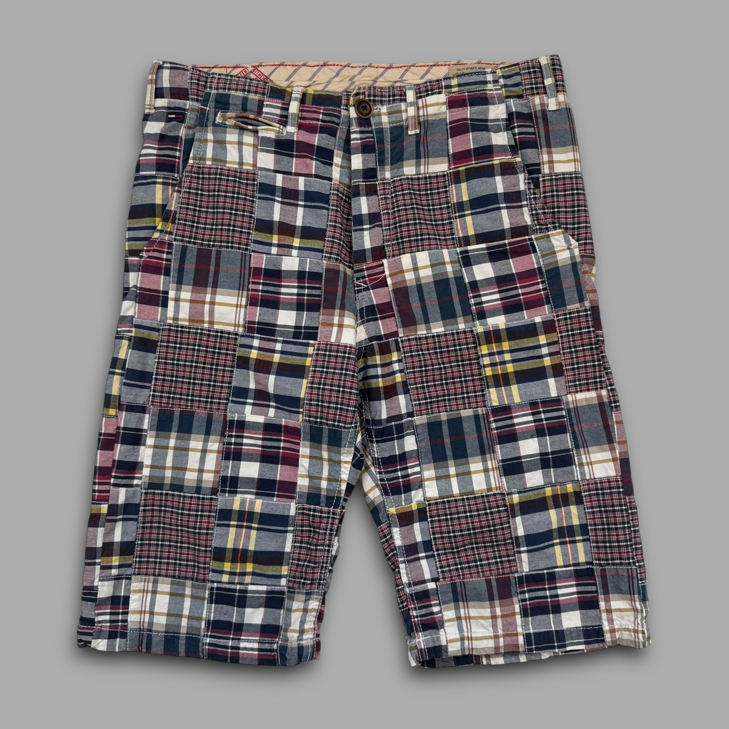 Tommy Hilfiger 2000's plaid patchwork shorts (S-M)