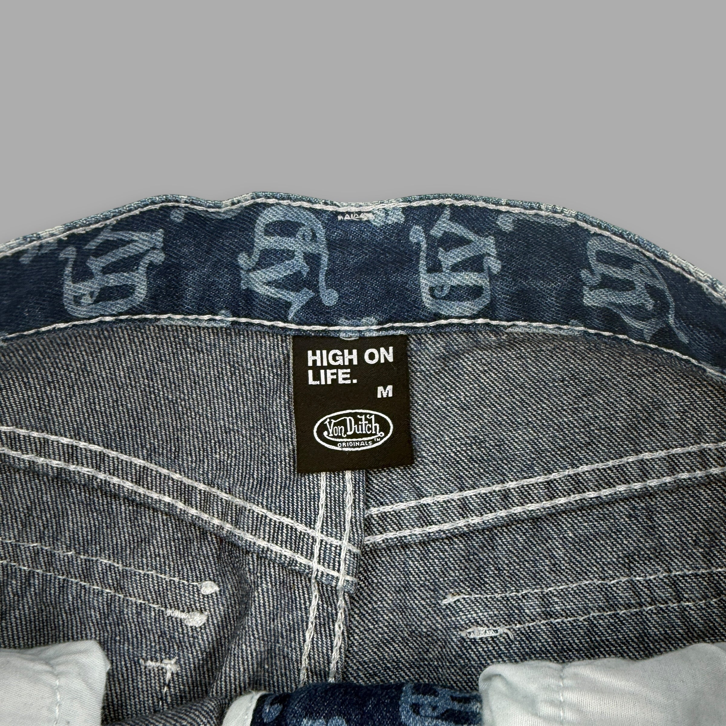 Von Dutch 2000's baggy monogram cargo jeans (M)