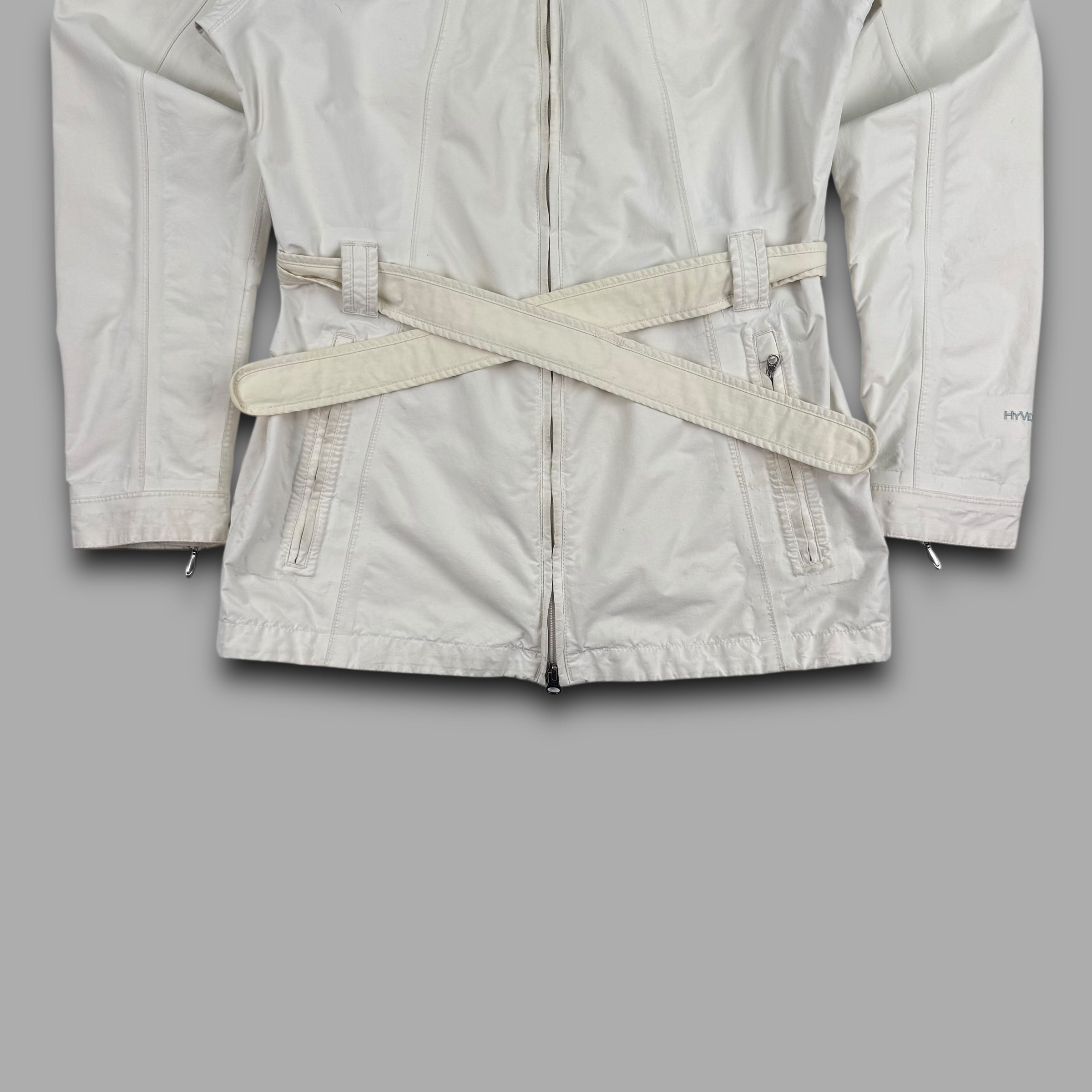 The North Face 2000's multi-pocketed raincoat with belt (S) wms