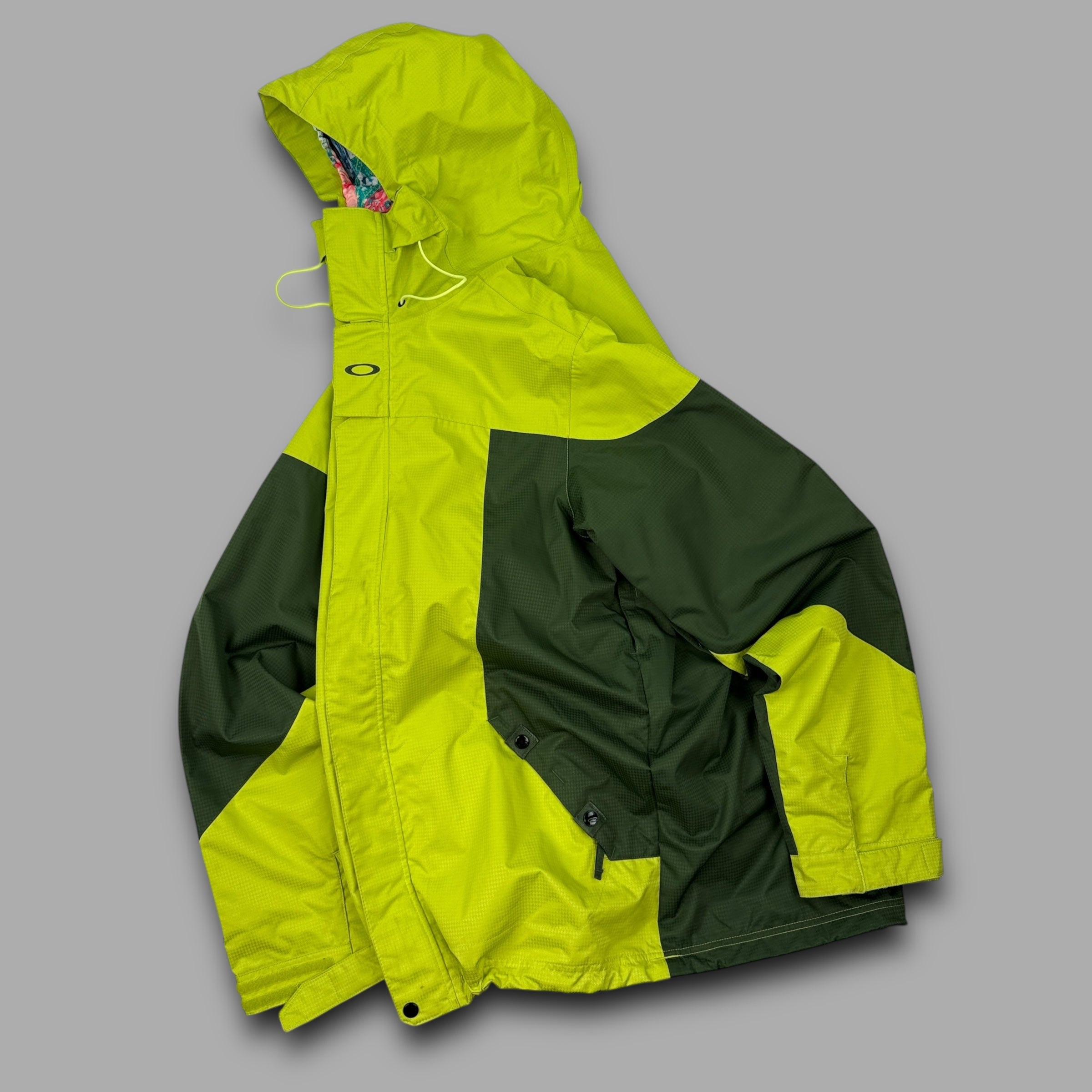 Oakley 2010 technical two tone vented ski jacket (XL)