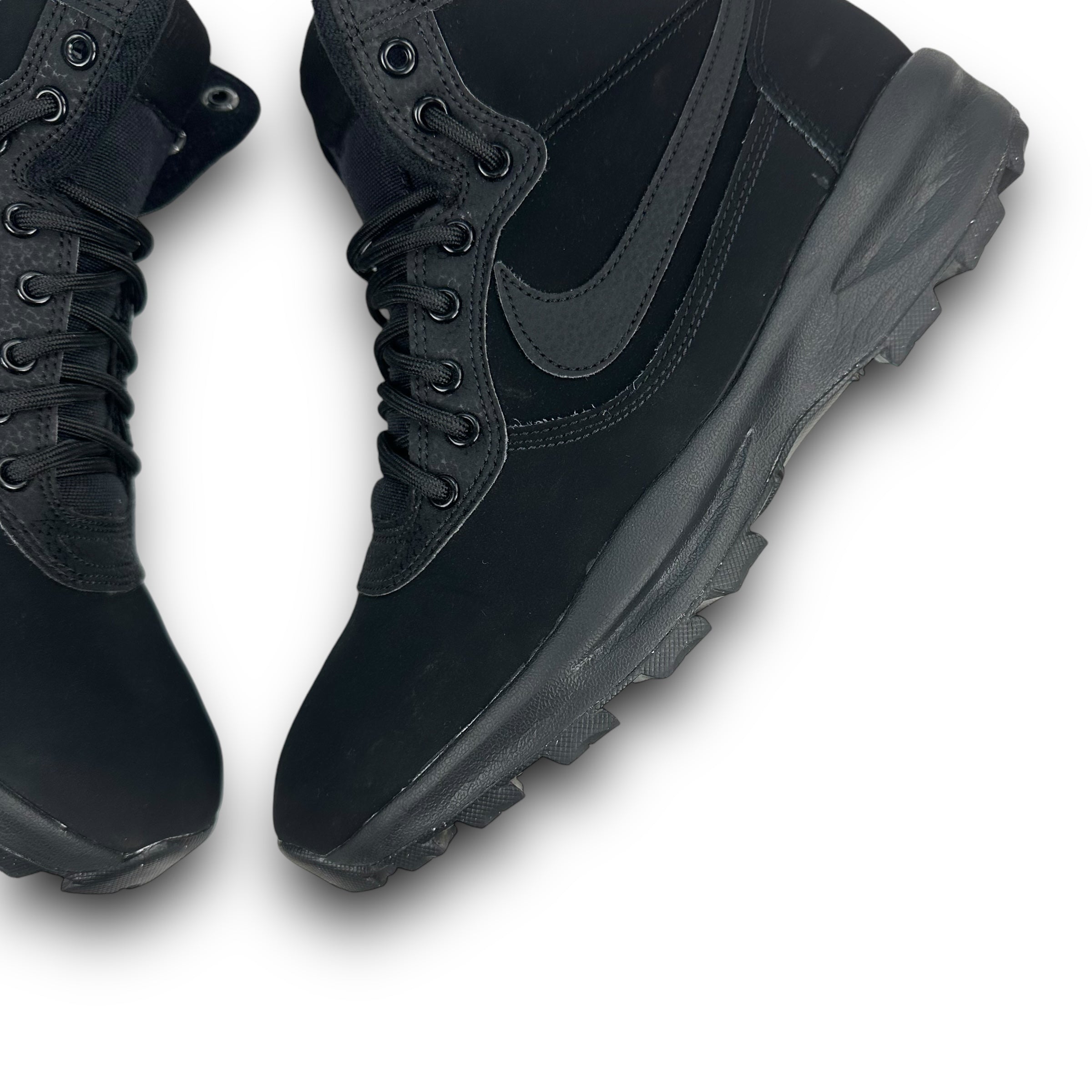 Nike manoadome 'triple black' 2020 (UK8.5)