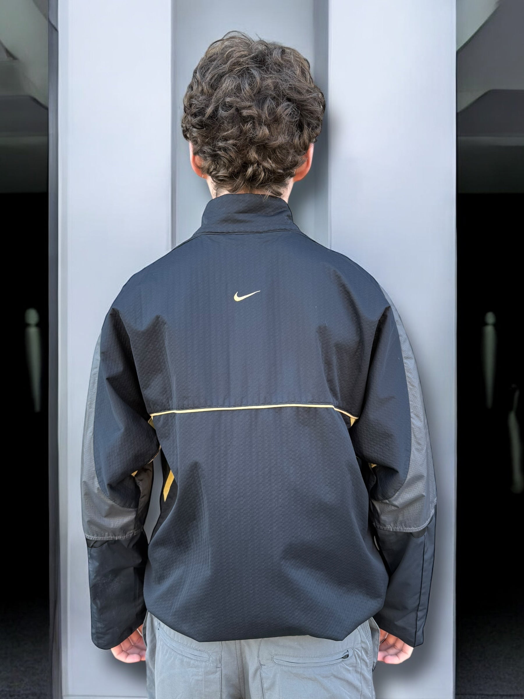 Nike sphere pro 2000's technical zip-up track jacket (L Nike sphere pro 2000's technical zip-up track jacket (L