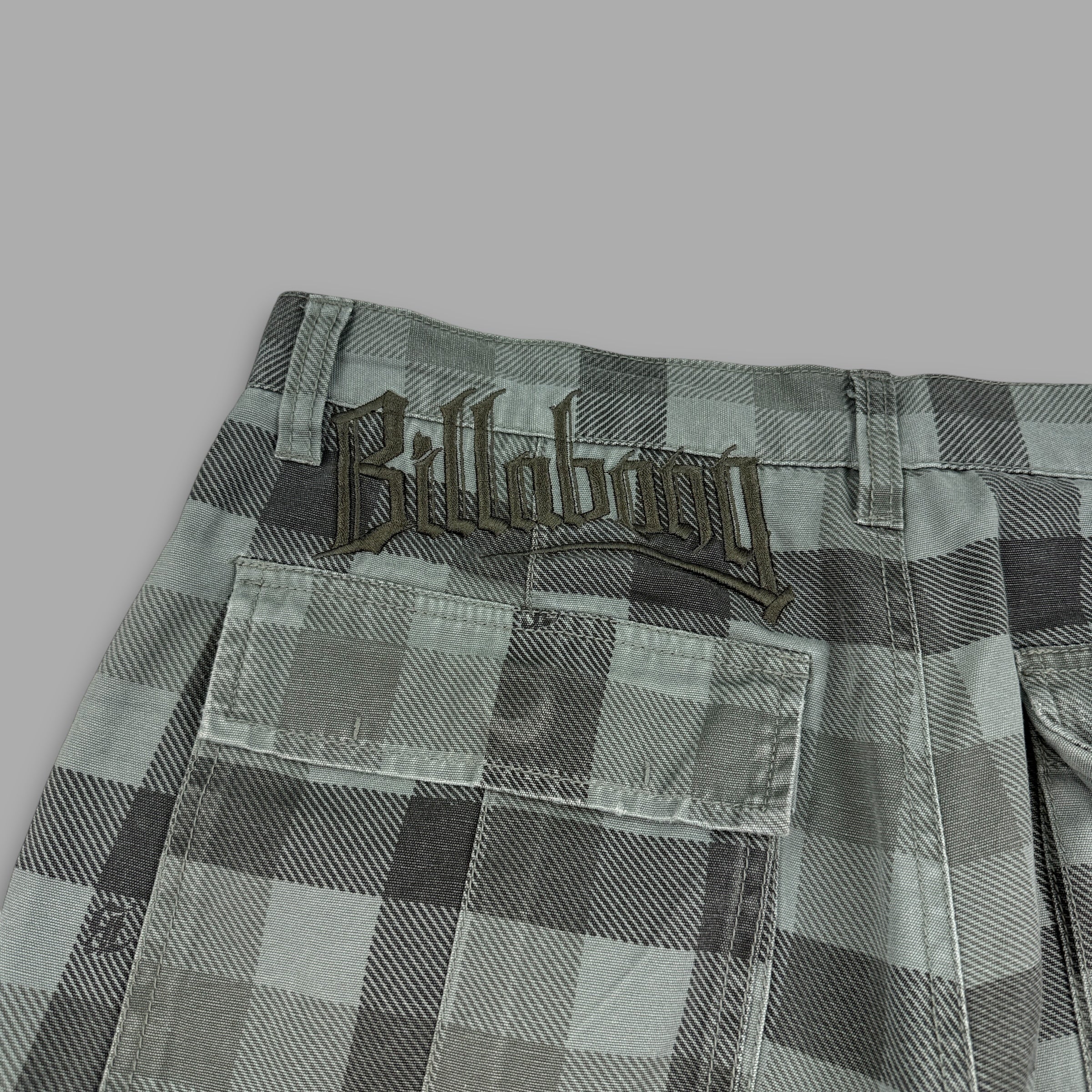 Billabong 2000's baggy wide leg plaid cargo shorts (M-L)