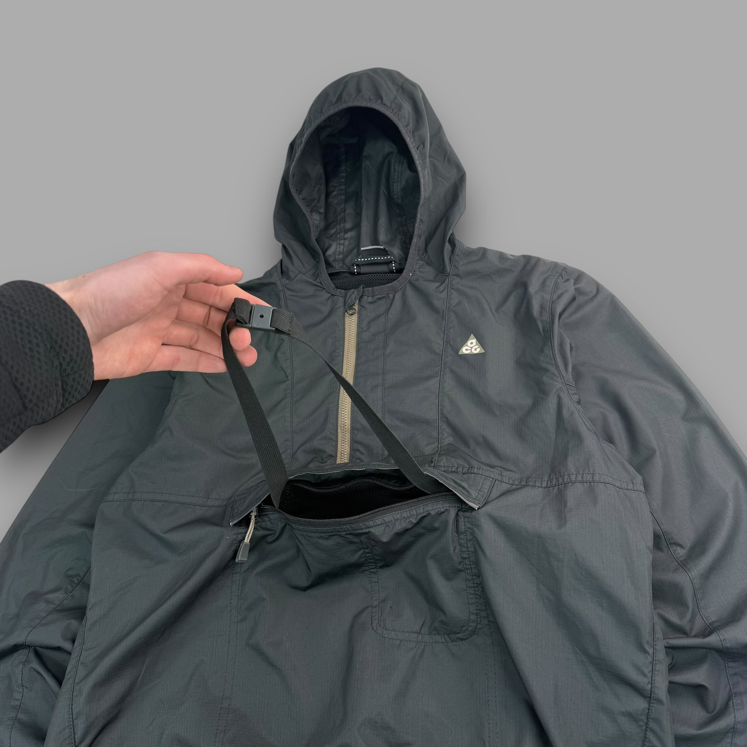 Nike ACG 2000's packable technical nylon windbreaker (S)