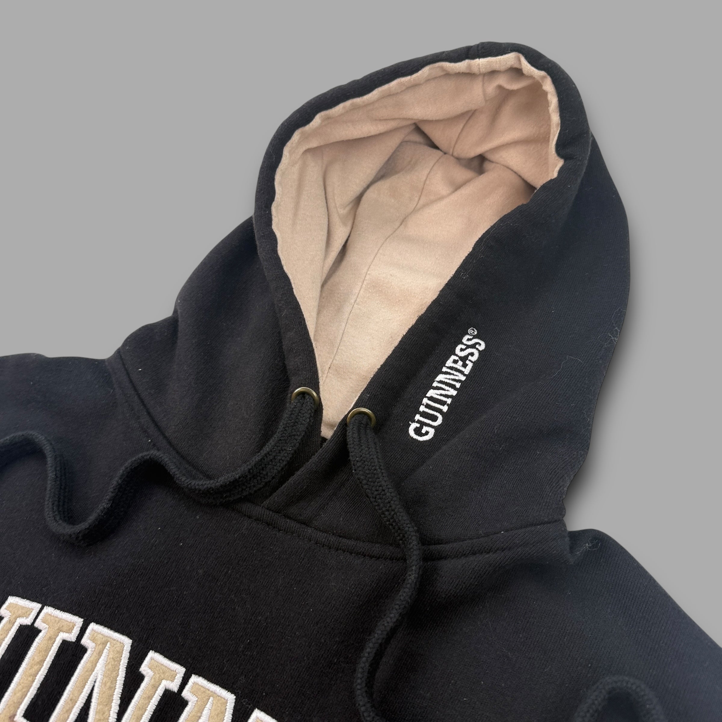 Guiness 2000's pullover embrodiered spellout hoodie (S)