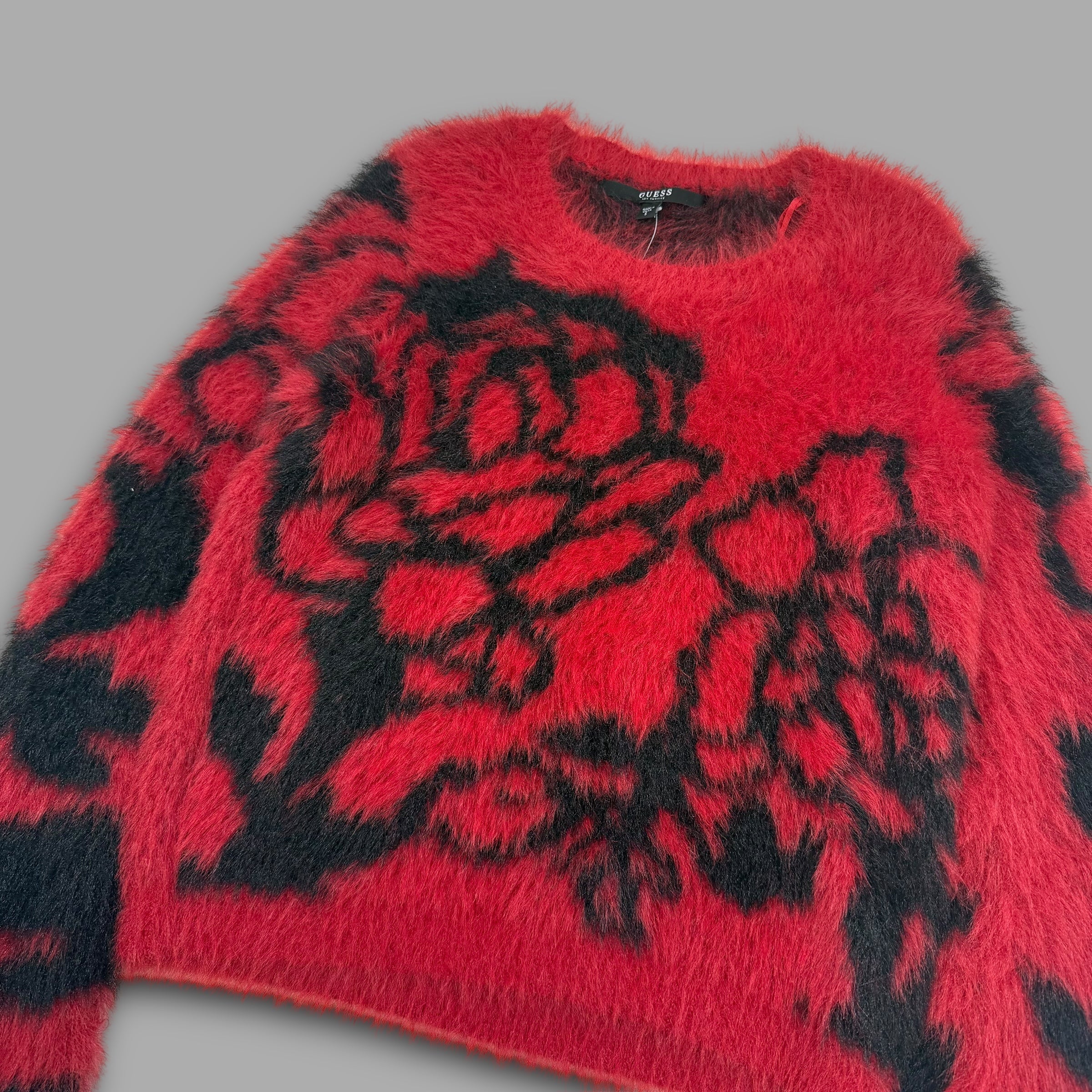 Guess 2000's pullover fluffy sweatshirt (S)