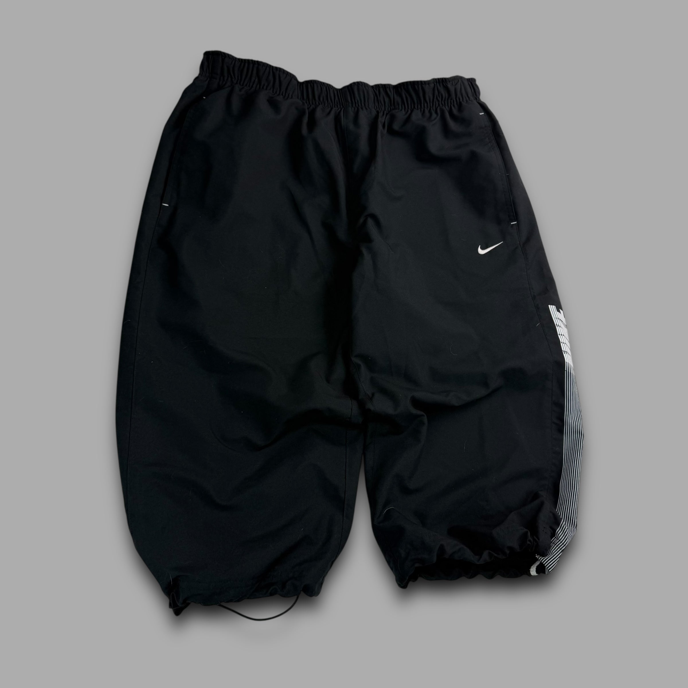 Nike 2000's baggy wide leg spellout shorts (M)