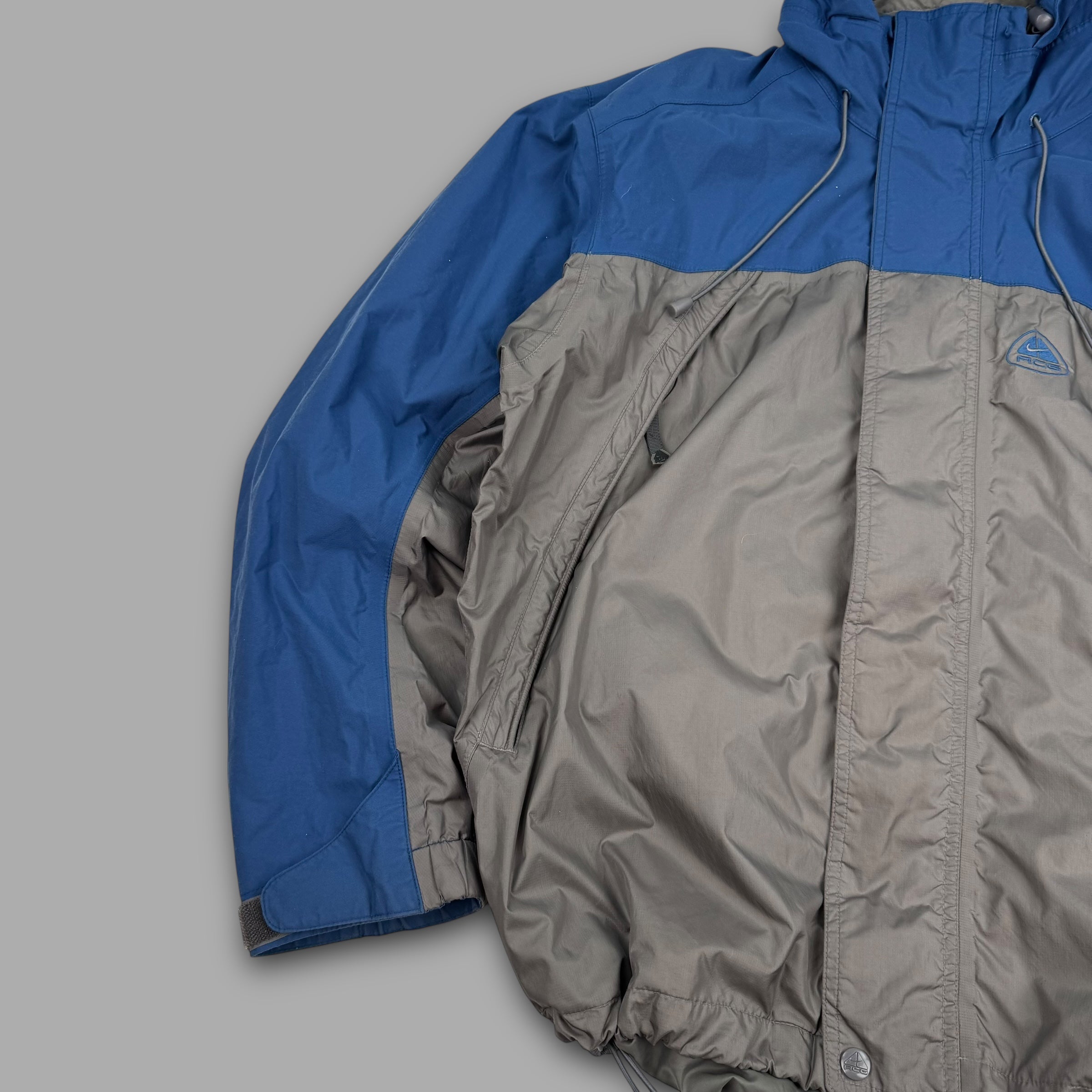 Nike ACG 2000's technical panelled two tone softshell jacket (M)