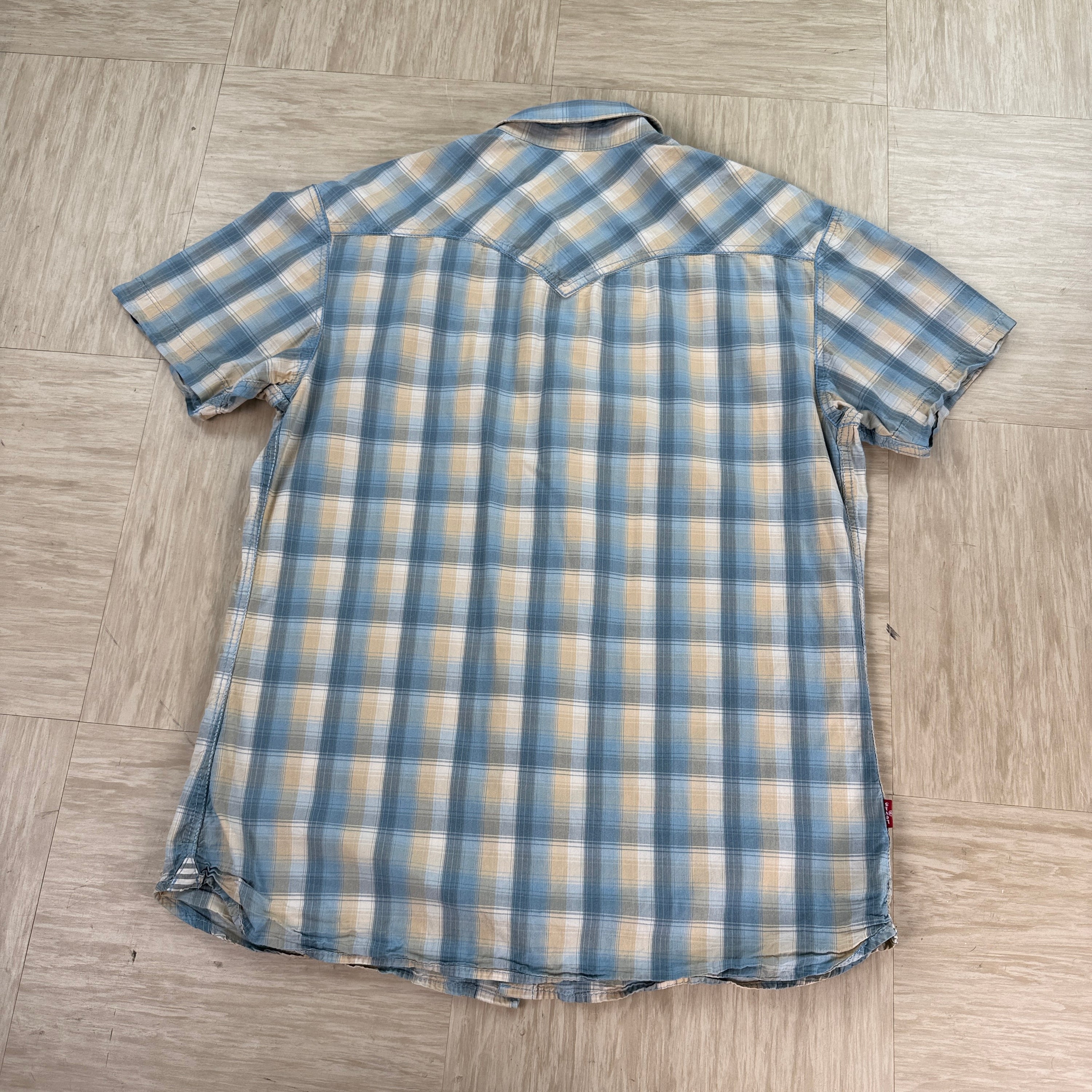 Levi's 2008 plaid button up fitted shirt (S)