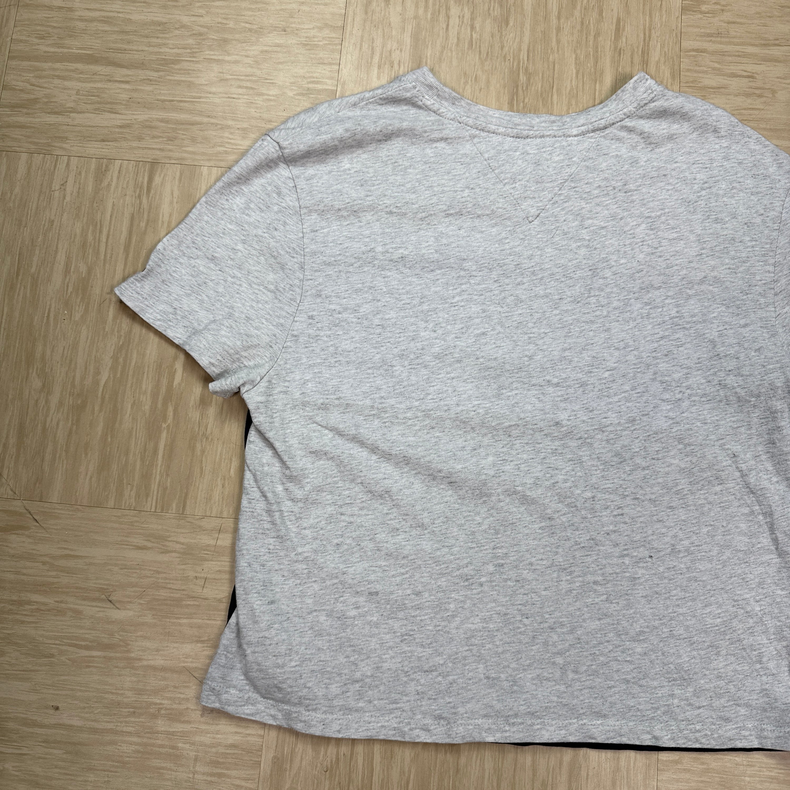 Tommy Hilfiger 2000's cropped spellout tee (S)