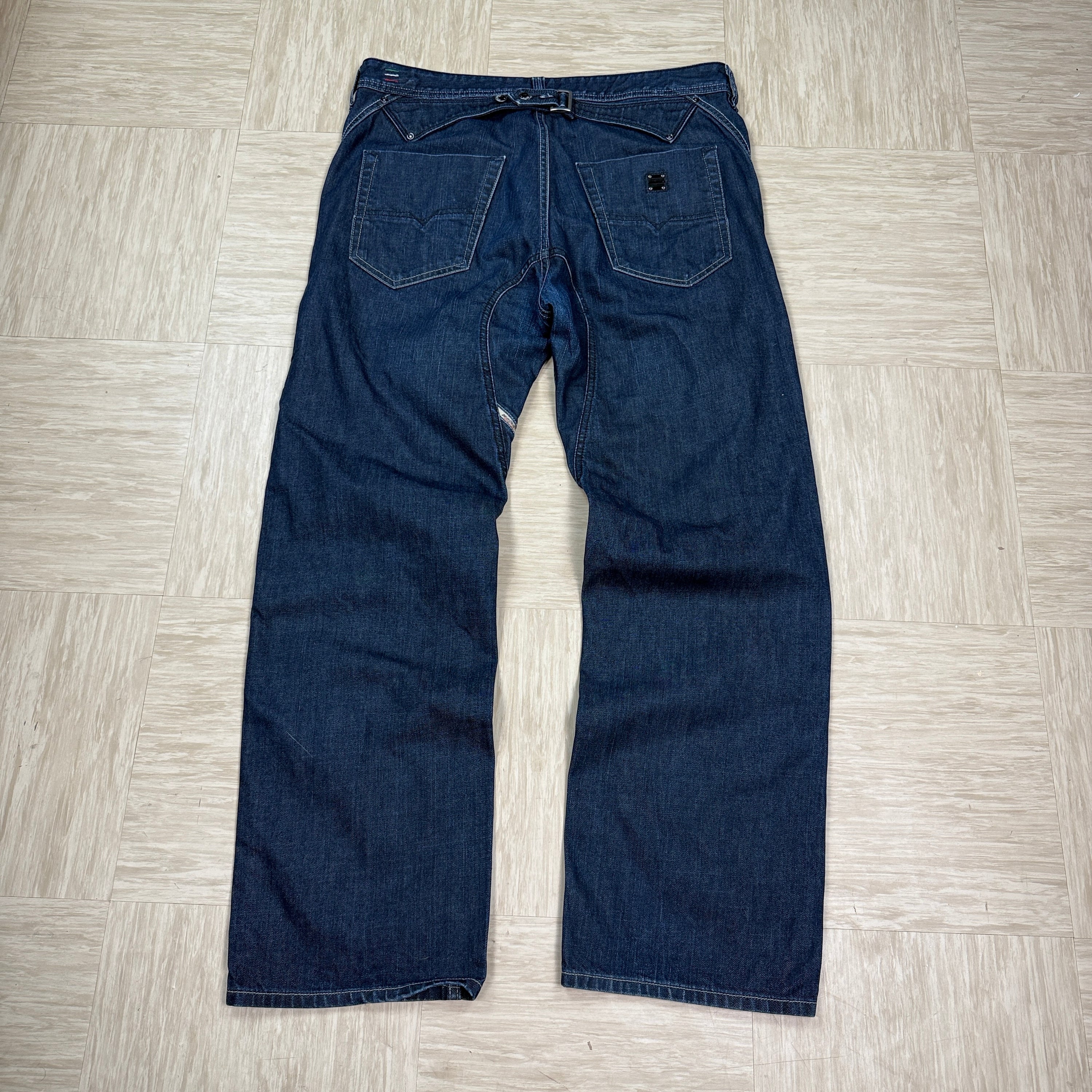 Diesel pheyo 2000's relaxed bootcut dark denim contrast stitch jeans (M-L)
